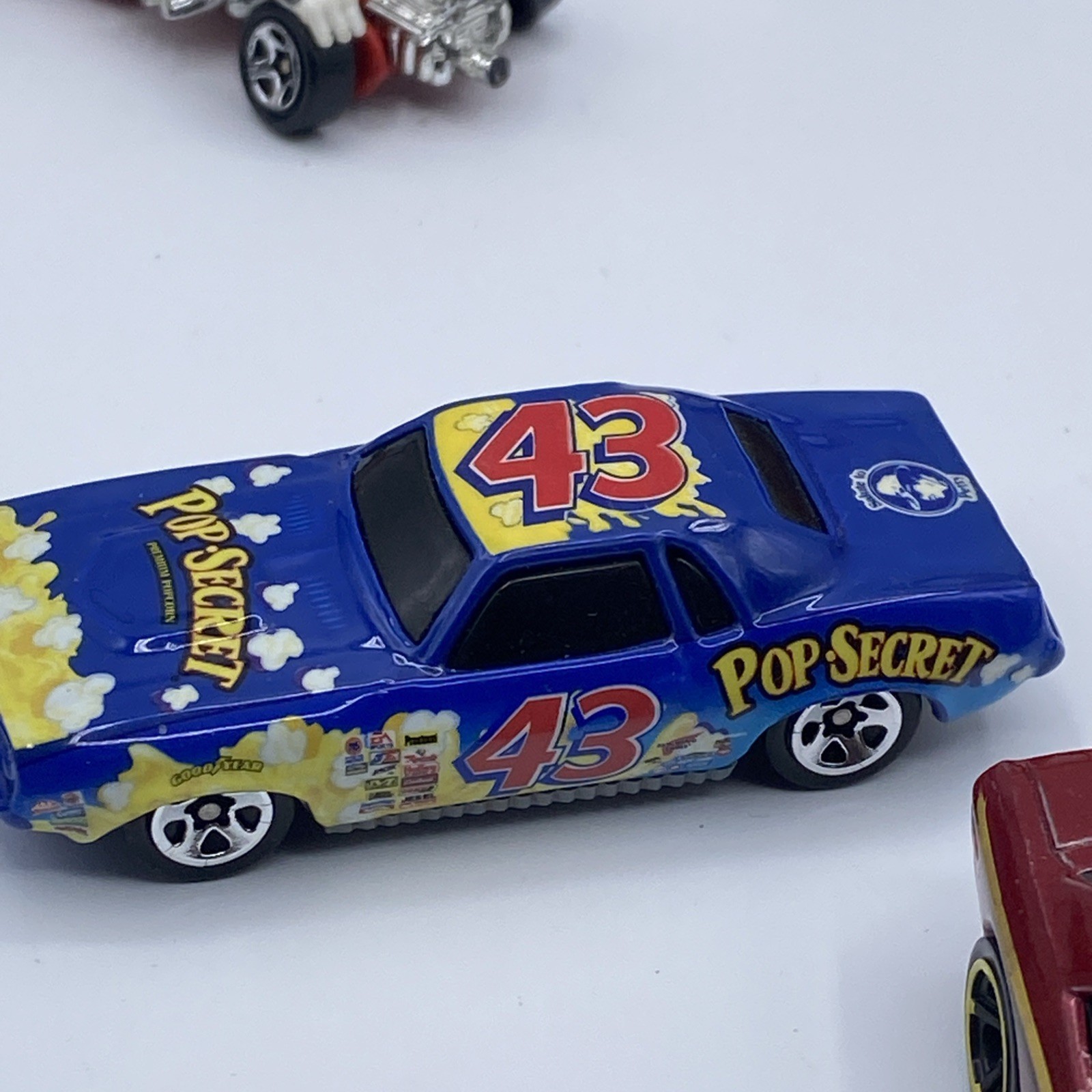Hot Wheels Diecast Motor Max Mechanic Shop Bone Shaker 1989 Batmobile