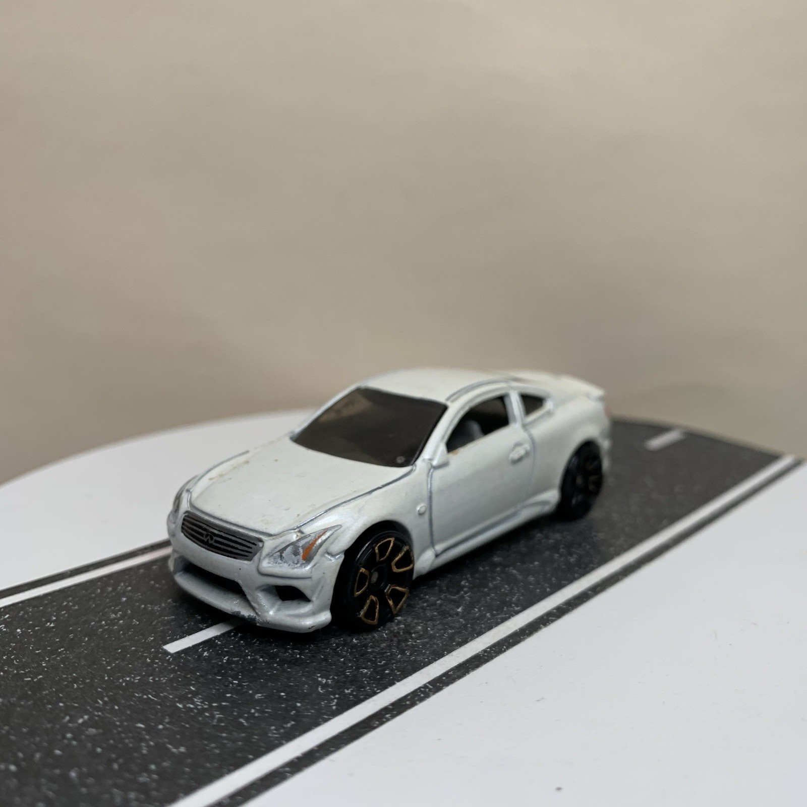 2012 Hot Wheels Faster Than Ever 2008-13 Infiniti G37 Coupe White 1:64 Scale