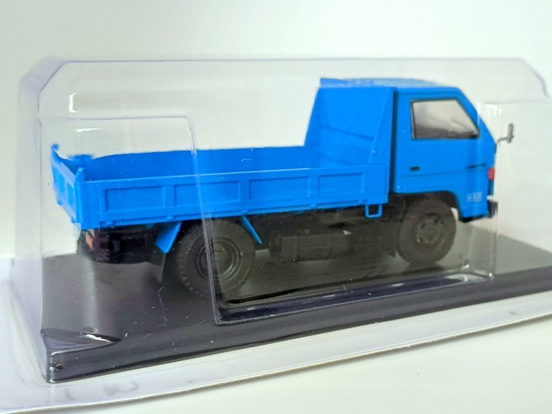 Isuzu Elf Dump (1985) 1/43 Diecast Model – Hachette Japan Commercial Cars #122