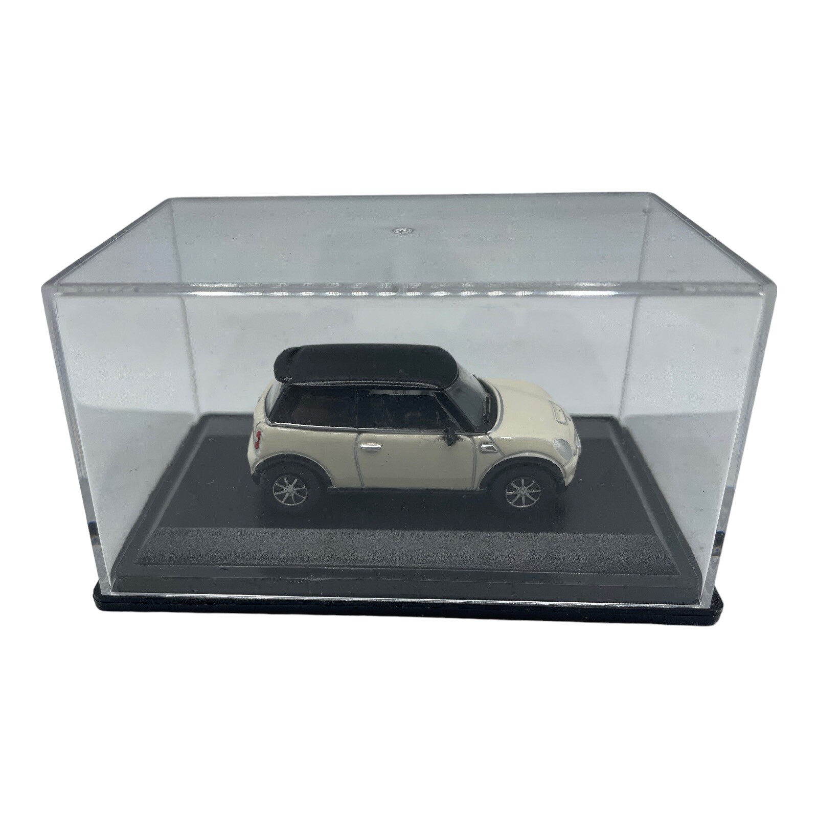 MINI Cooper S Hardtop R56 Pepper White with Black Roof Diecast car 1:76 OO Scale