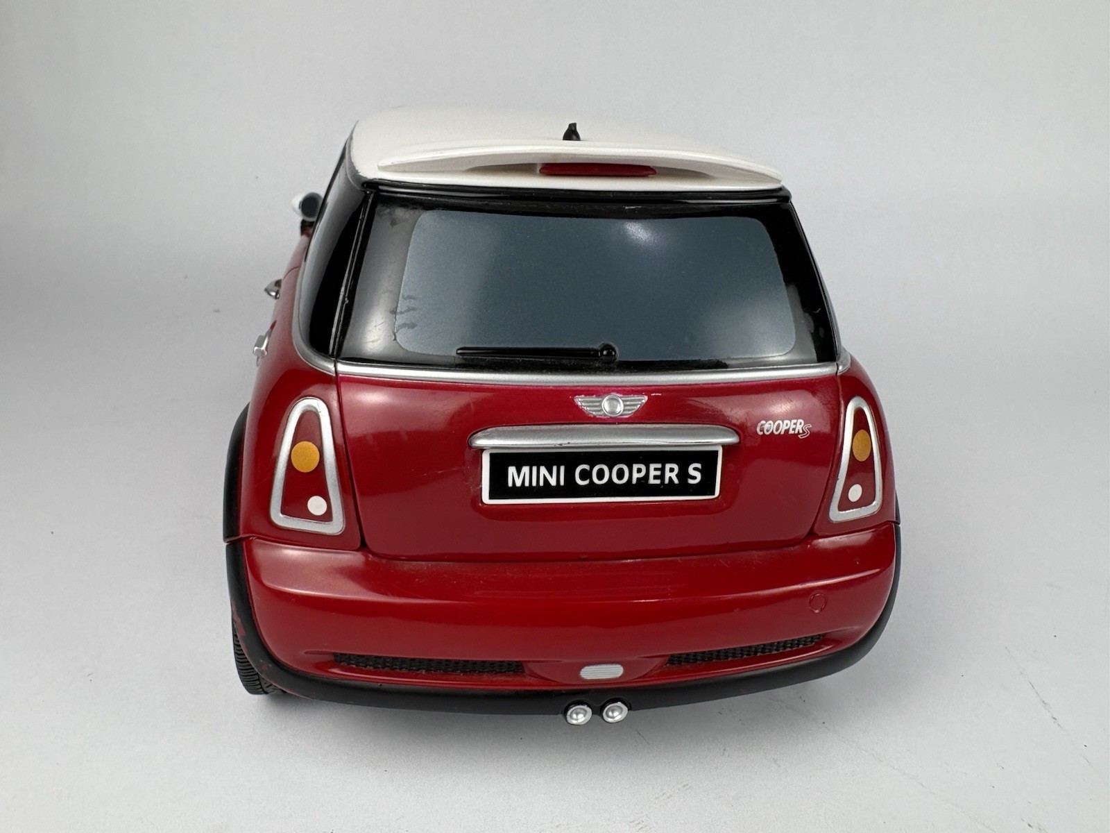Playmates Micro Machines Mini Cooper with 2 Micro Cars – FOLDS OUT – 2004