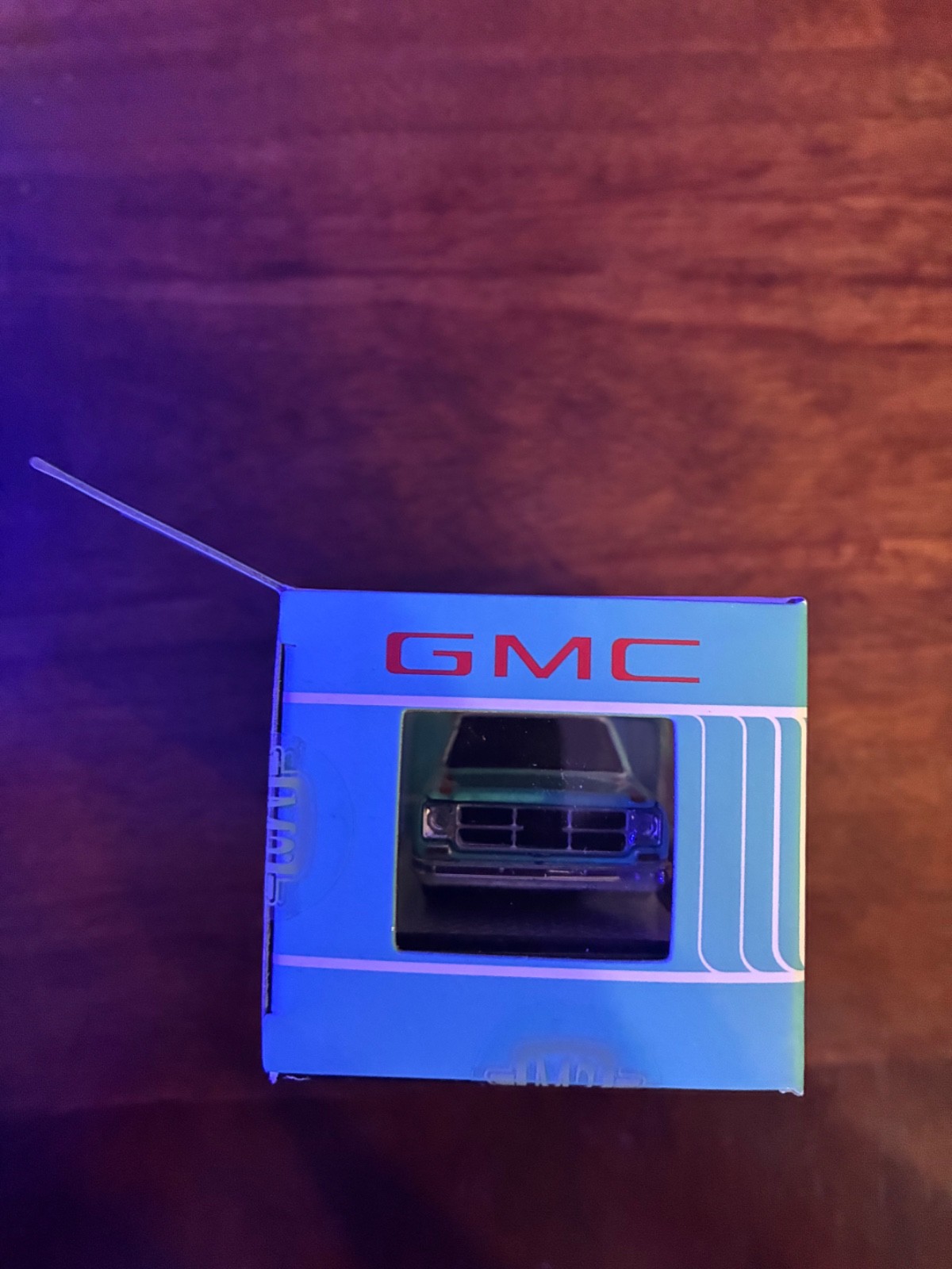M2 Machines 1976 GMC Sierra Grande 15-Custom R97