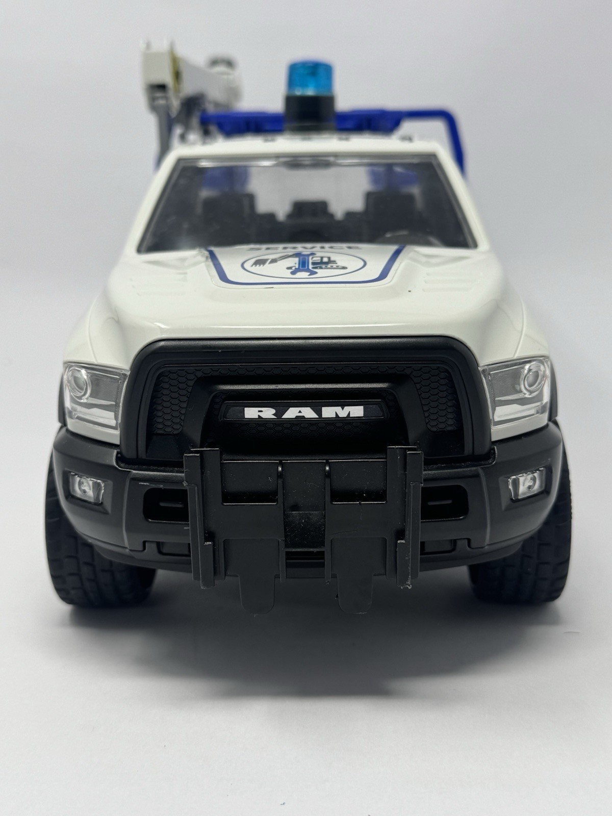 Bruder Dodge Ram 2500 Quad Cab Service Truck 1:16 Crane Truck Boxes Blue Light