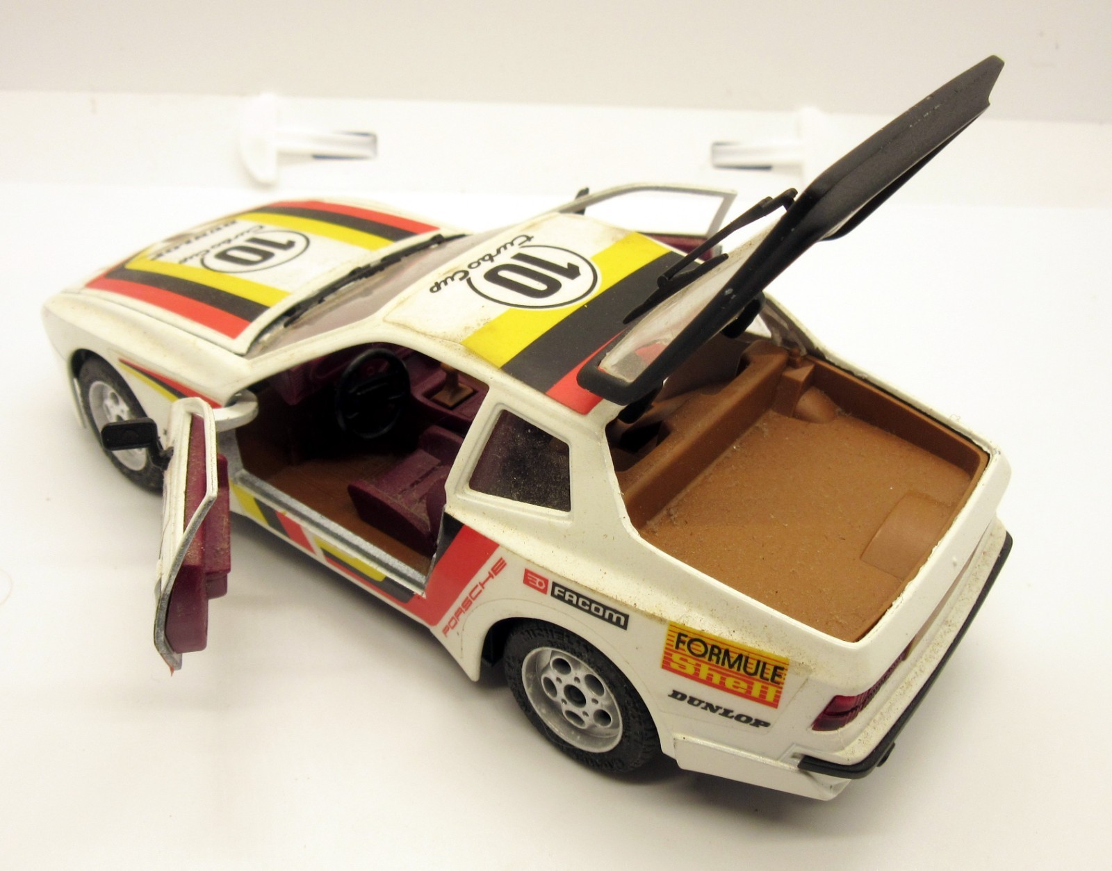 Majorette Porsche 944 Turbo, 1/24, Opening hood, doors & trunk