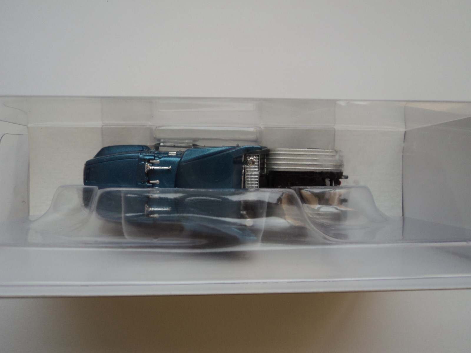 BREKINA 1990 FORD AEROMAX BLUE / SILVER HO 1/87 PLASTIC