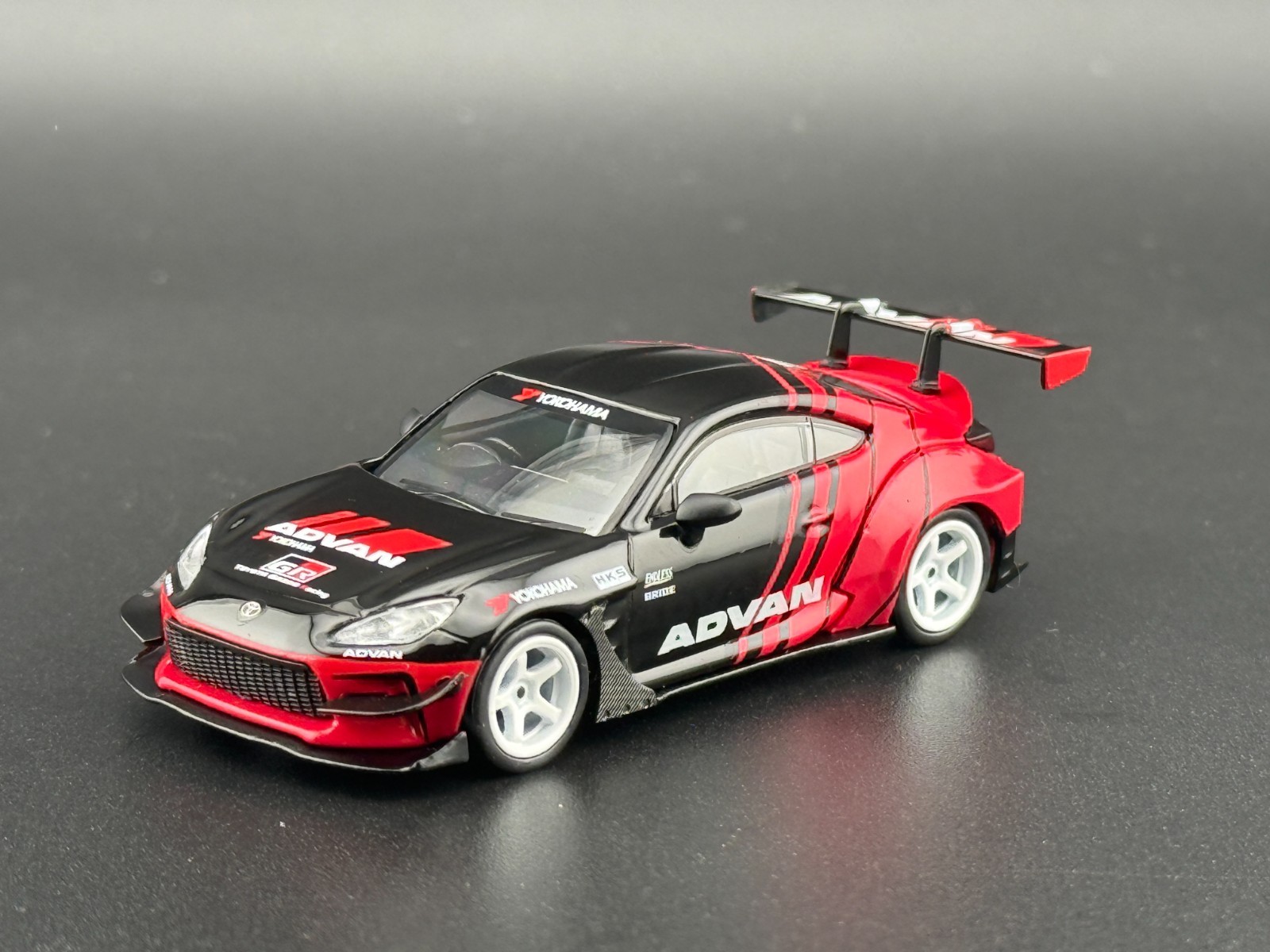 Mini GT Toyota GR86 HKS TYPE R ADVAN – 2022 Tokyo Auto Salon #956 1/64