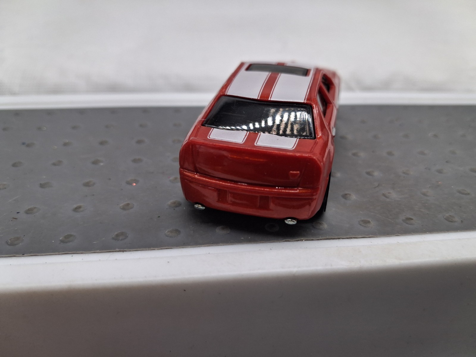 Hot Wheels 2009 Track Stars 2005 Chrysler 300C Hemi Red Die Cast