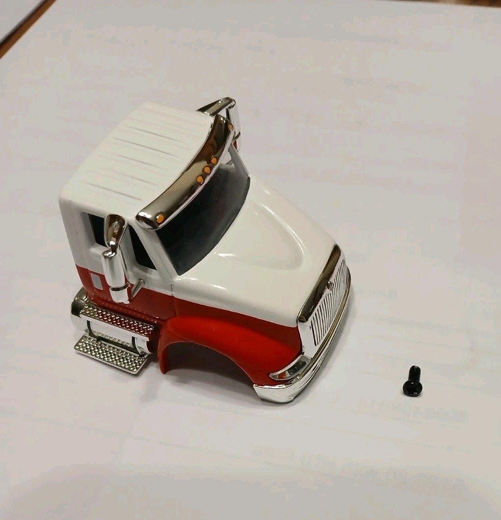 1/64 International IH 8600 Red White Cab SpecCast