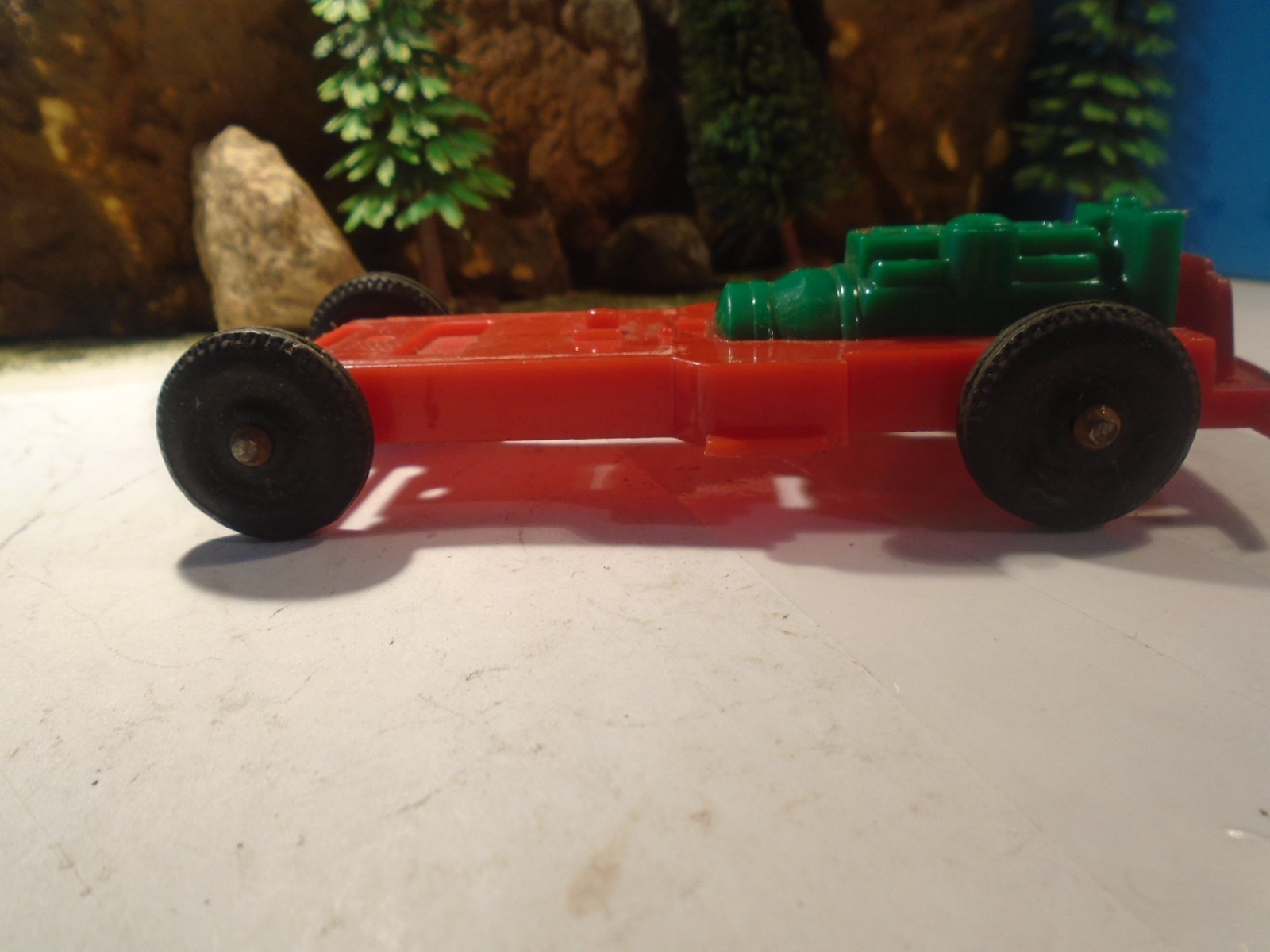 HULBY KIDDIE TOY TRUCK PLASTIC BASE CHASSIE, MOTOR AND WHEEL SET 1-185-1