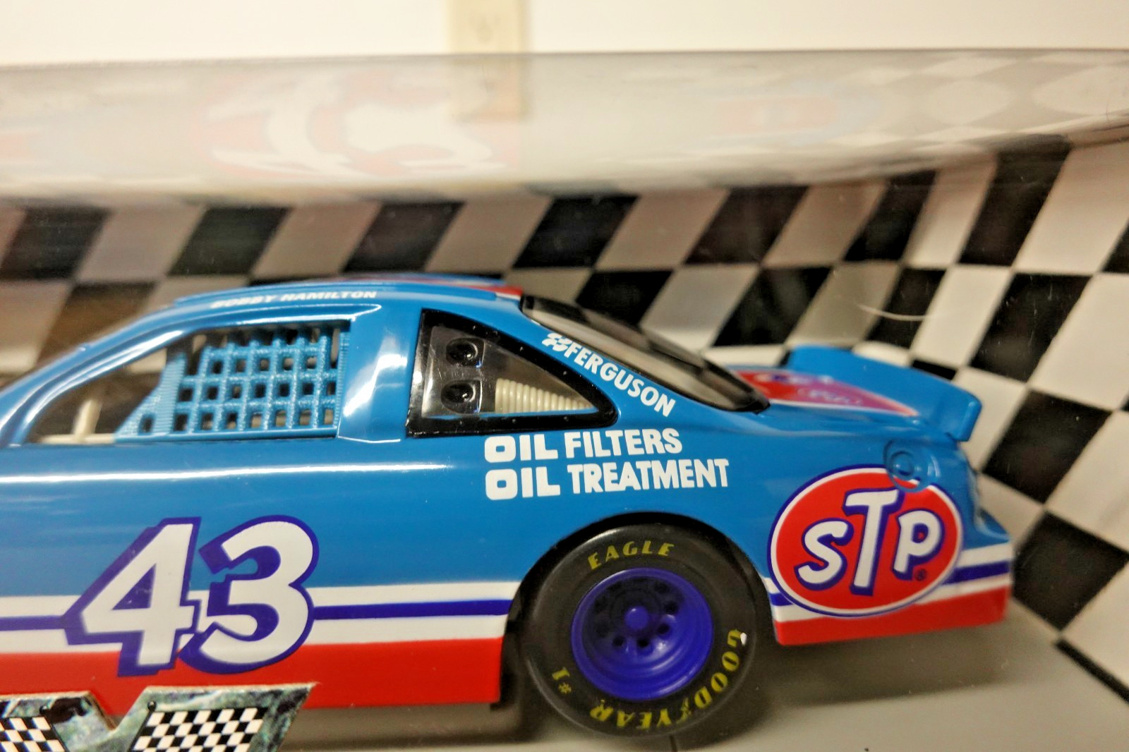 ERTL 7805 RICHARD PETTY STP 25TH ANNIVERSARY AMERICAN MUSCLE 1:18 SCALE N.I.B.