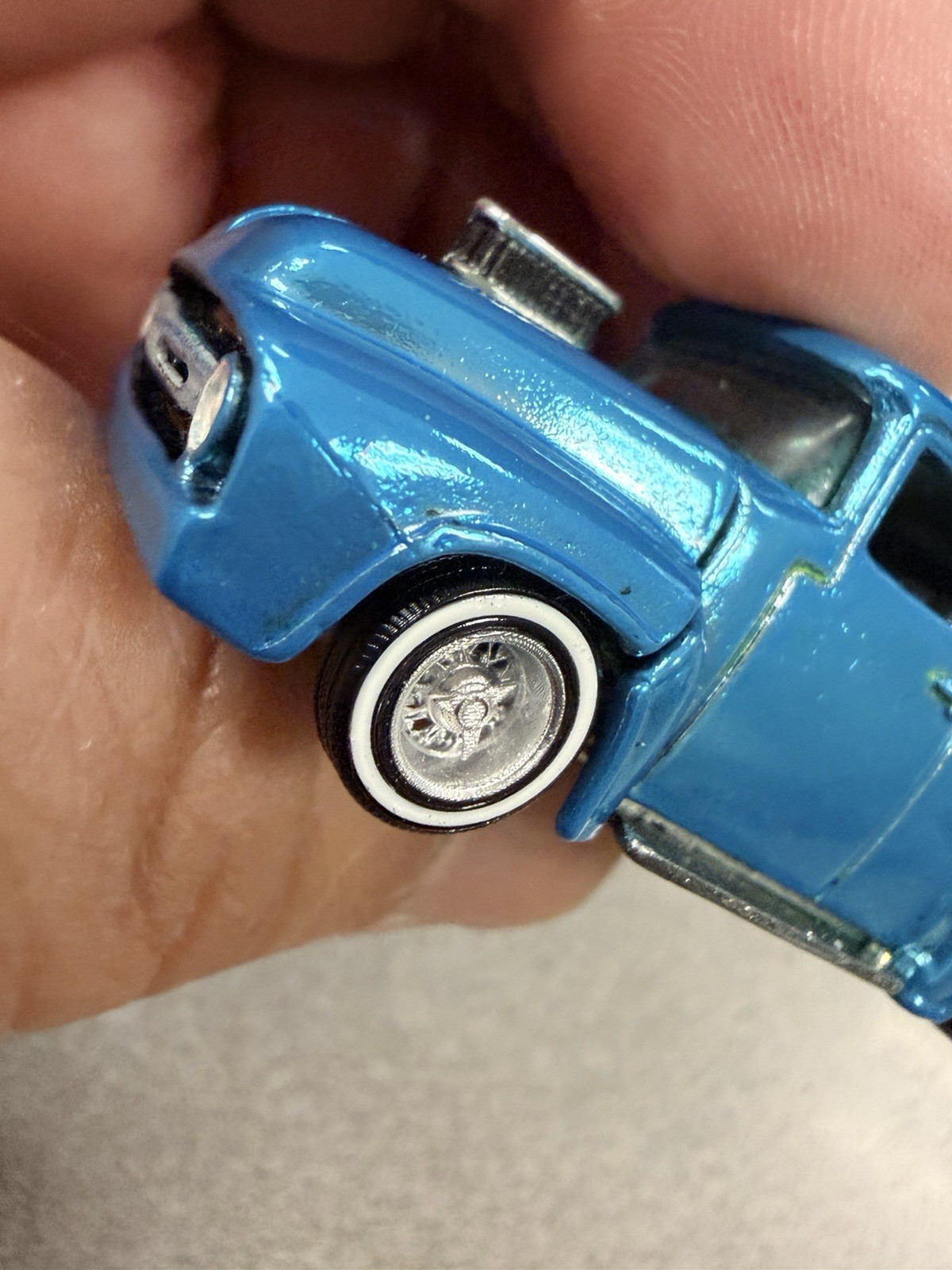 Hot Wheels ’56 Ford Custom, Blue Metalic Paint, on 3D printed lowrider wheels