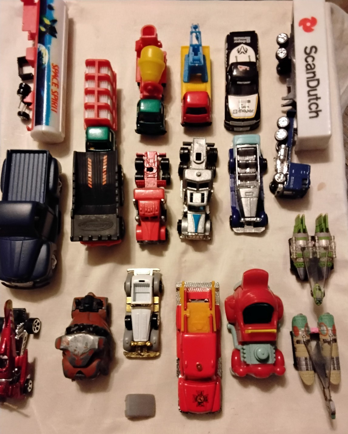 used car lot die cast metal and plastic mix 90s 33pc