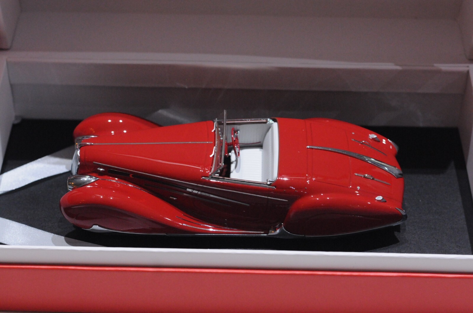 RARE DIE CAST CAR COLLECTOR’S CLUB 1939 DELAHAYE 165 M CABRIOLET RED SCALE 1:24