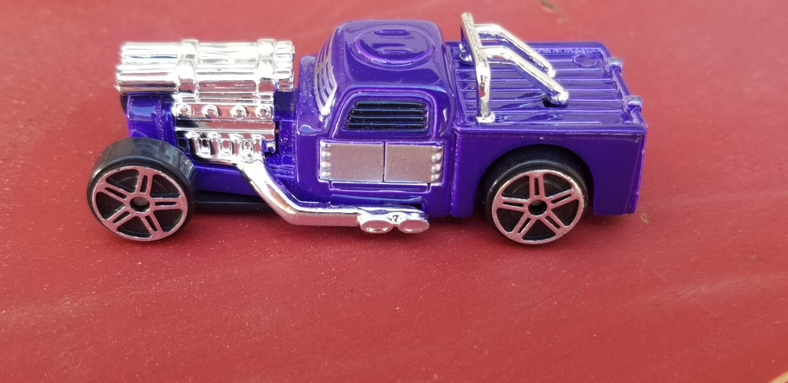 Maisto Leadslinger 1:64 Scale LOOSE Purple 
