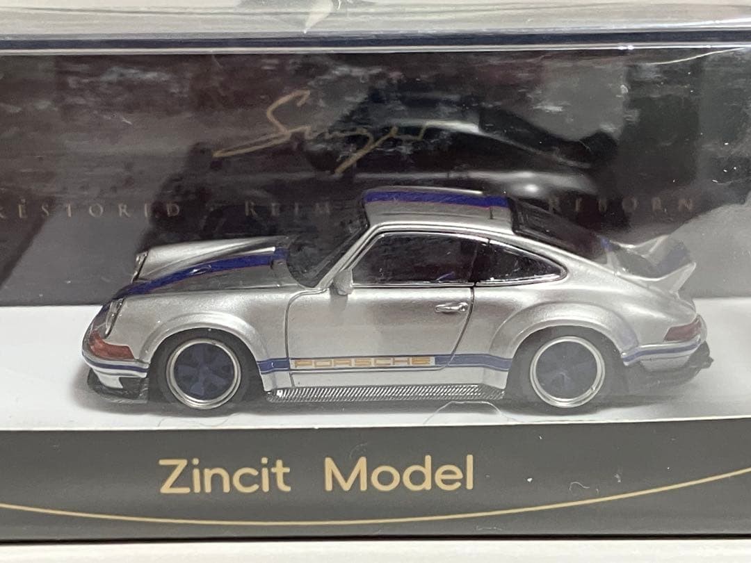 Zincit Model Singer DLS 1:64 Silver