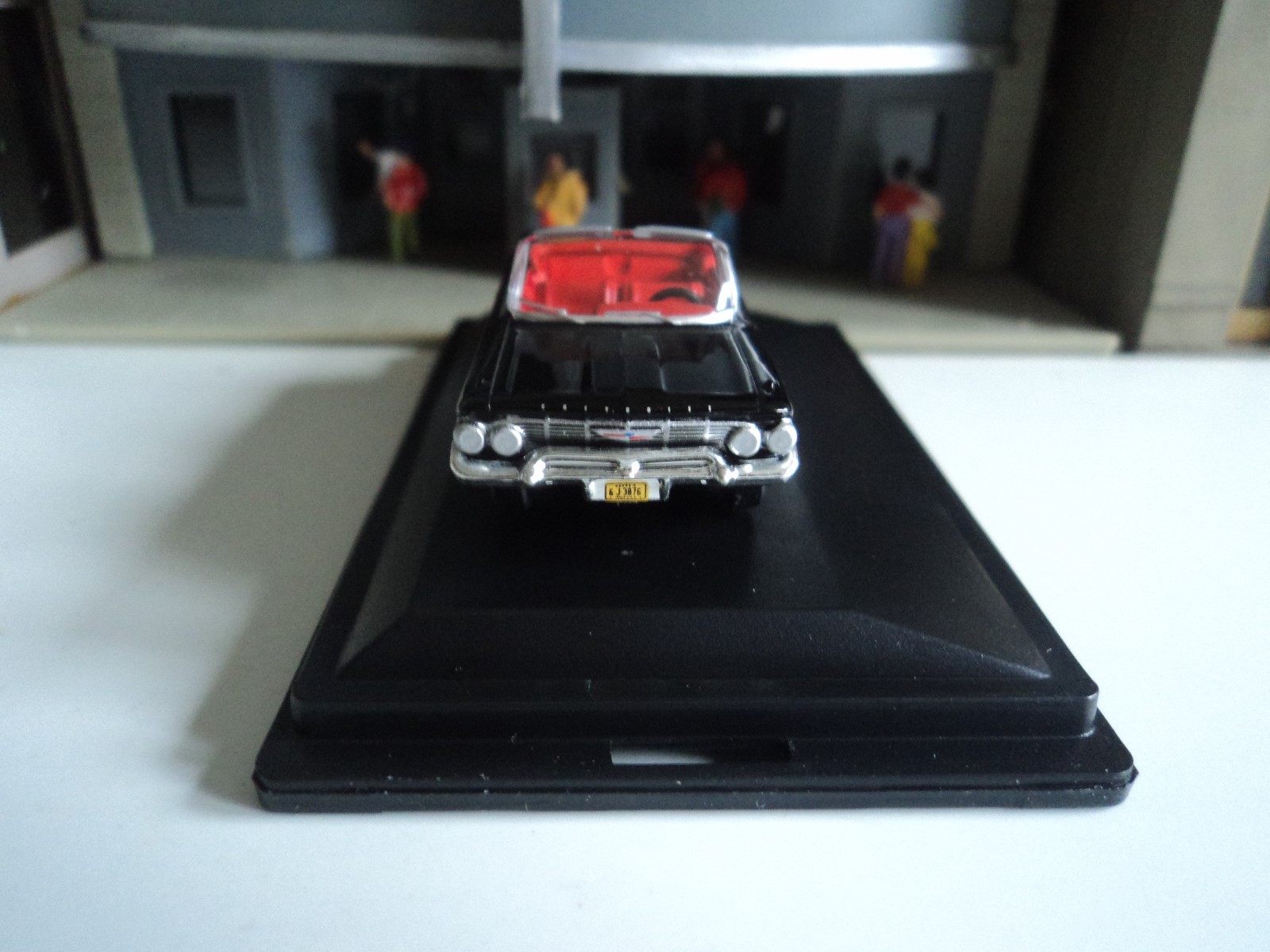 Oxford 1961 CHEVROLET IMPALA Conv. Black / Red 1/87 HO diecast car GM