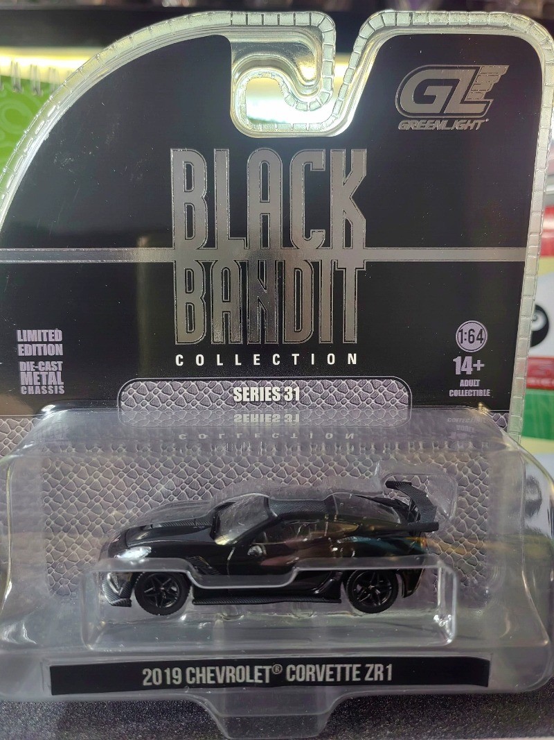 Greenlight 1:64 Black Bandit 2019 Chevrolet Corvette ZR1 – Hard Top Collection