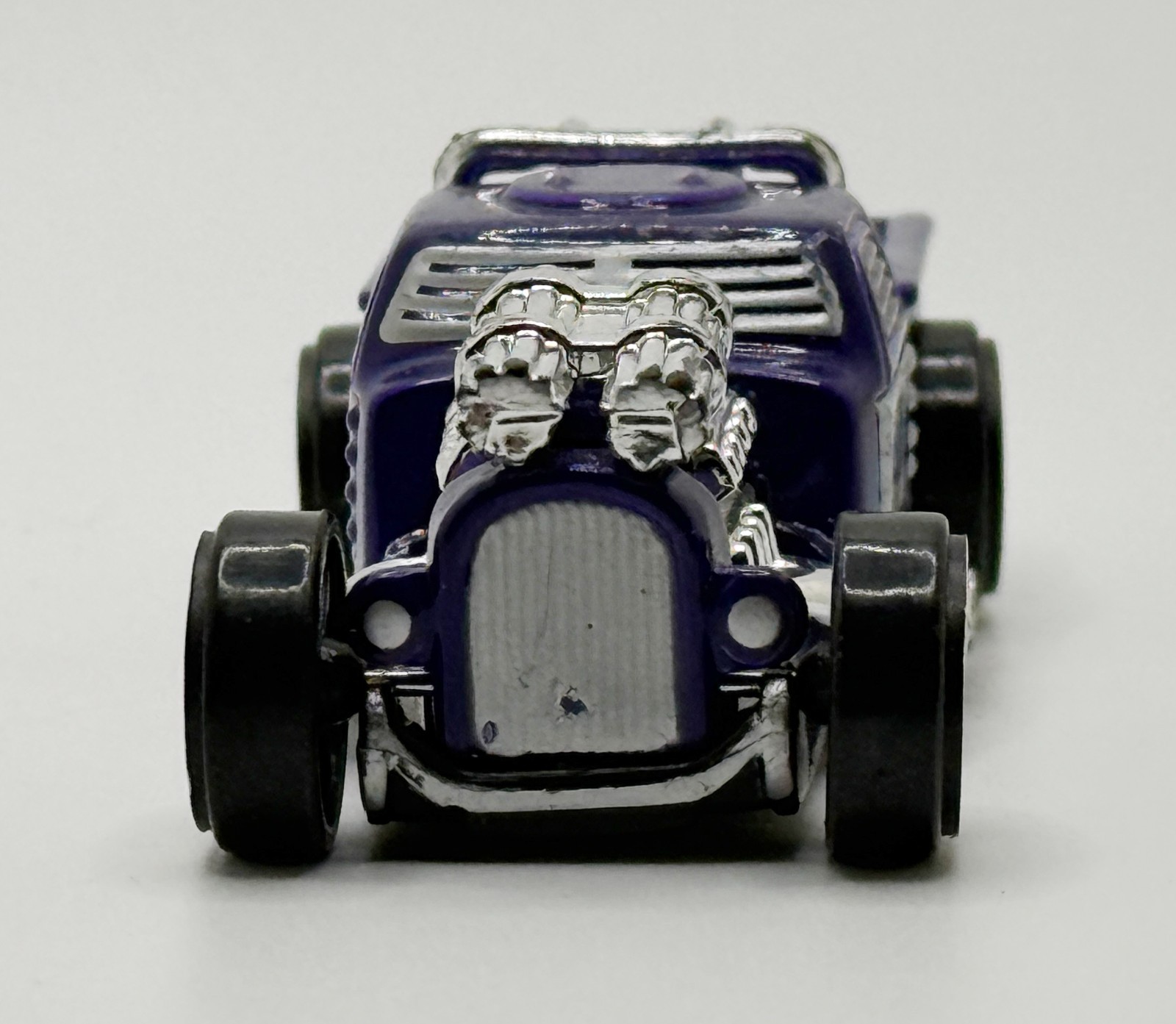 Maisto Leadslinger 1:64 Scale LOOSE Purple