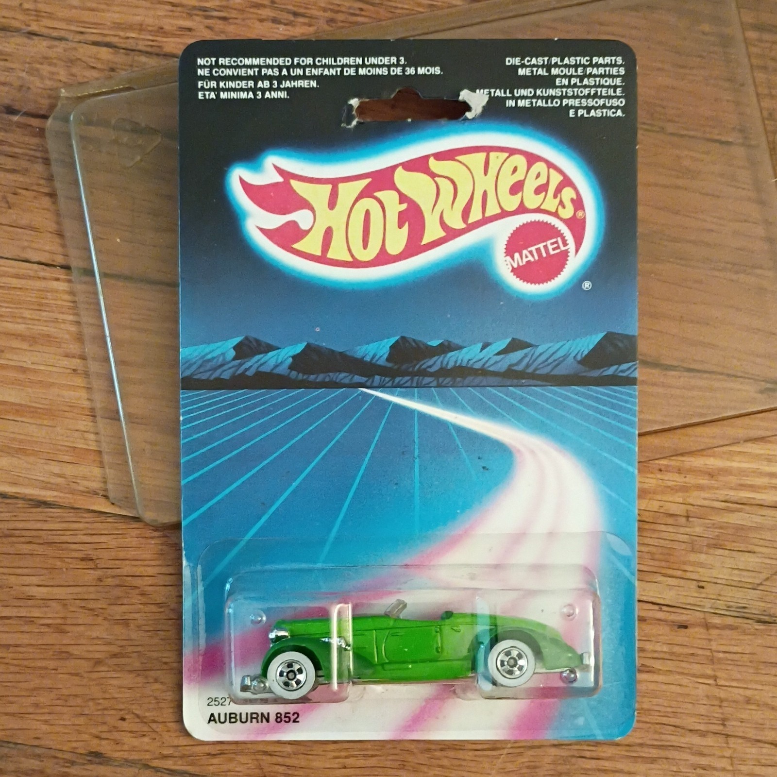 Vintage Hot Wheels Auburn 852 – 2527 Never Removed from Package Green 1:64