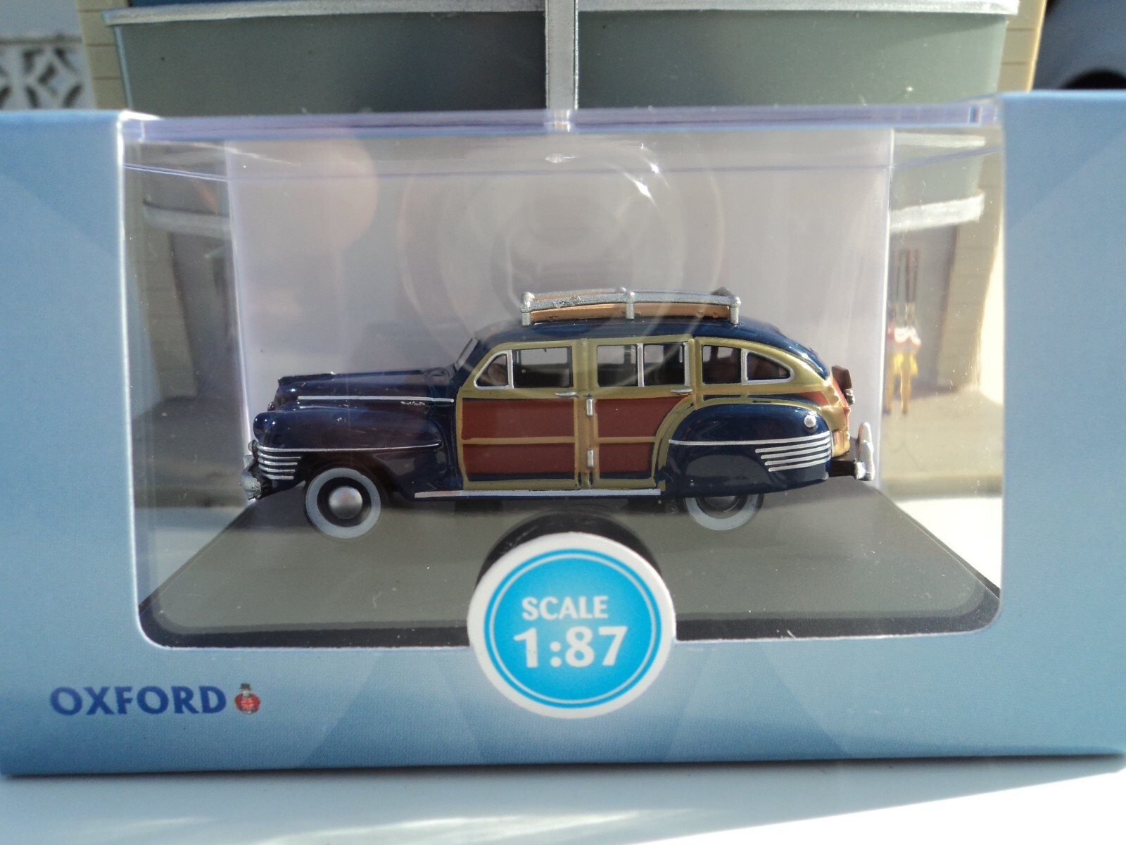 Oxford 1942 TOWN & COUNTRY WOODY WAGON Blue w/ Wood Panels 1/87 HO