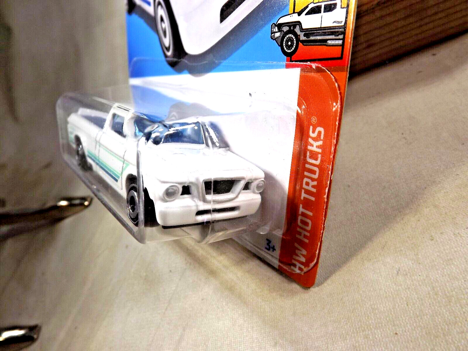 2024 Hot Wheels #155 HW Hot Trucks 9/10 ’63 STUDEBAKER CHAMP White w/Chrome ADsp