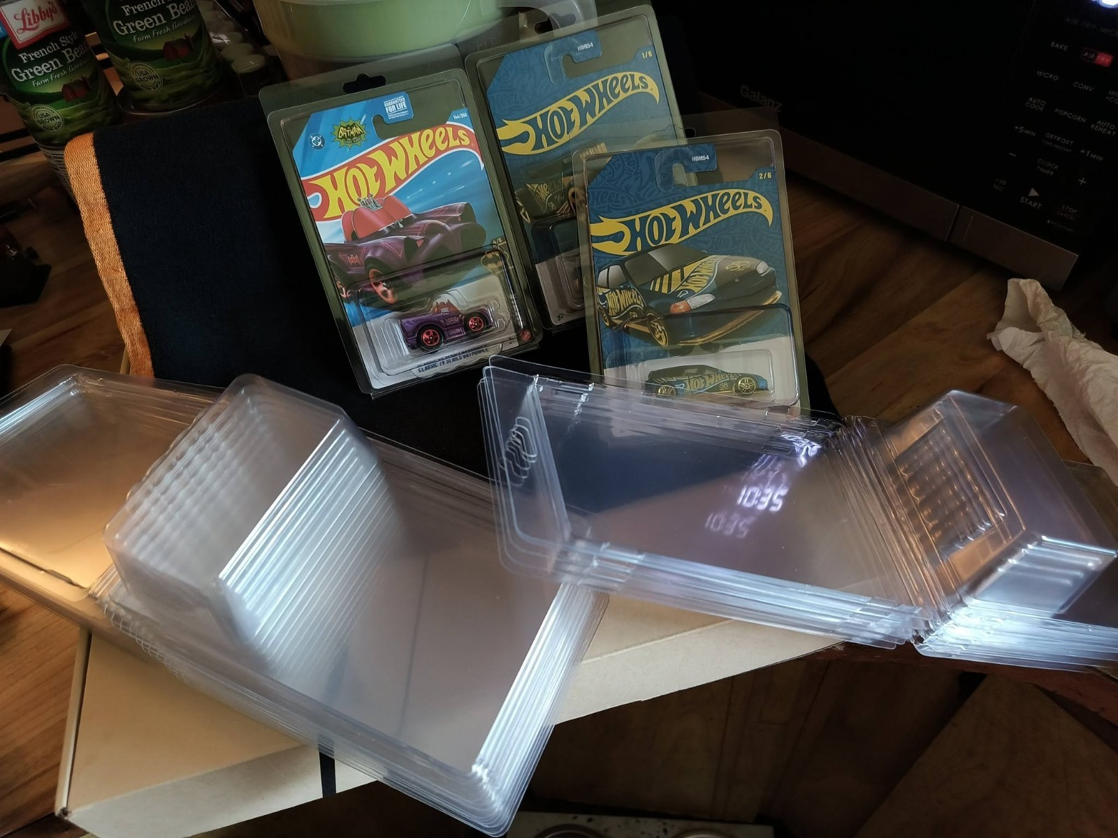 Hot Wheels Protective Clam Shell Case Fits mainline size cards 60 for $50 Shippd
