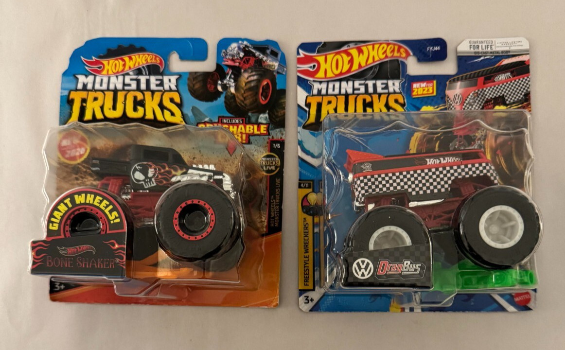 (LOT OF 2) Hot Wheels Monster Trucks Bone Shaker GJG96 & DragBus HLT12 – NEW