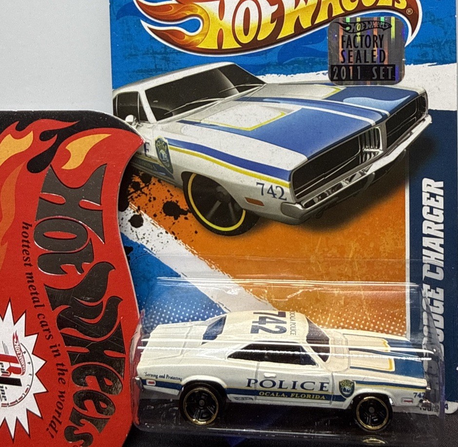 Hot Wheels T9873 2011 HW Main Street Dodge 69 Charger 166 Ocala Police LR💥FS