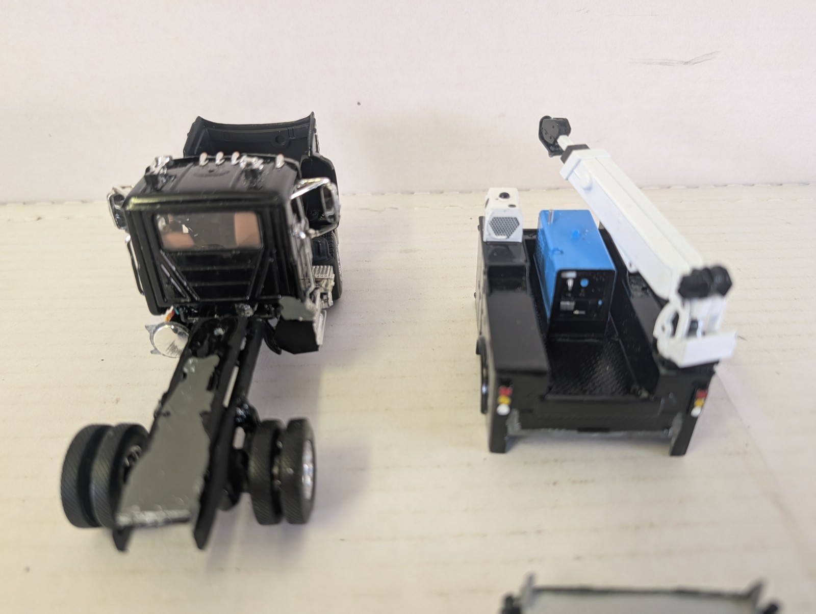 1:53 Scale Mack Service Truck Project – Unassembled Utility Body