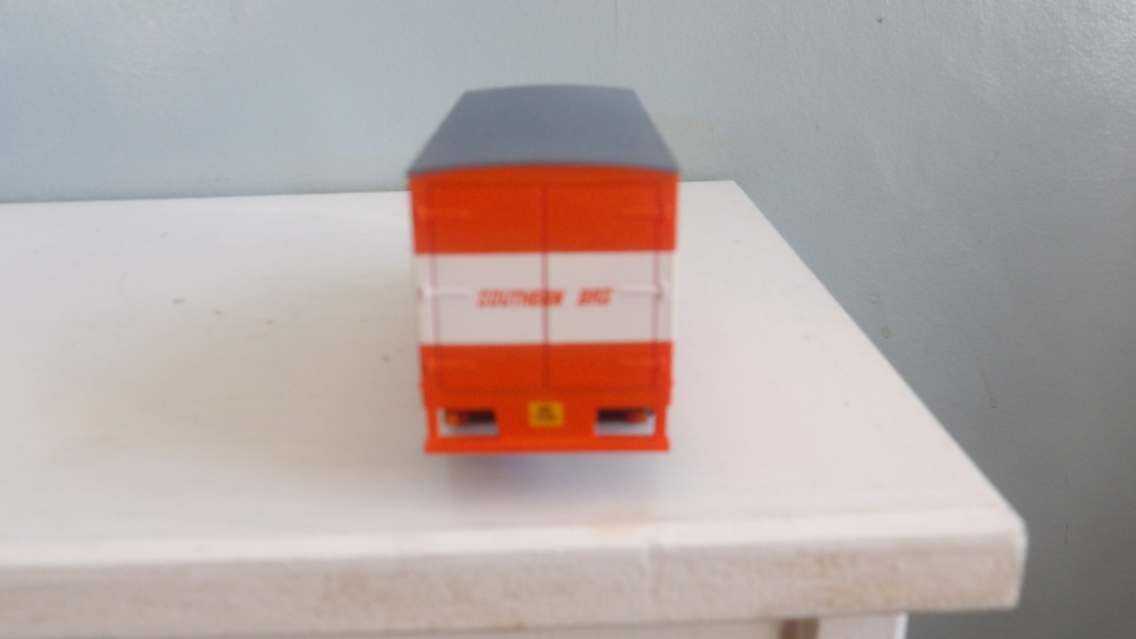 EFE 22901 SOUTHERN BRITISH ROAD SERVICE BEDFIRD TK 2 AXLE SHORT RIGID BOXVAN