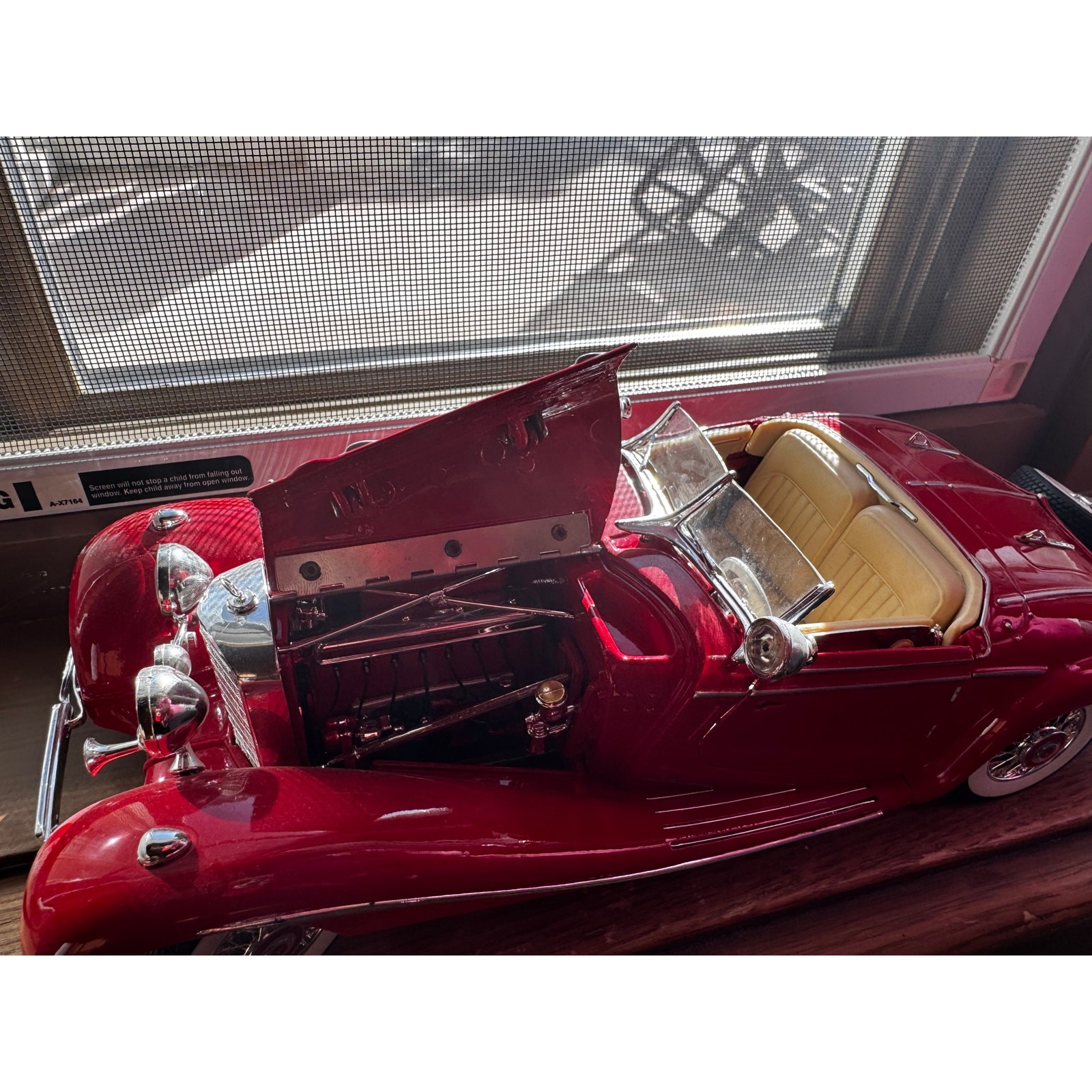 Maisto Mercedes-Benz 500K Specialroadster 1936 1:18 Diecast Red Convertible