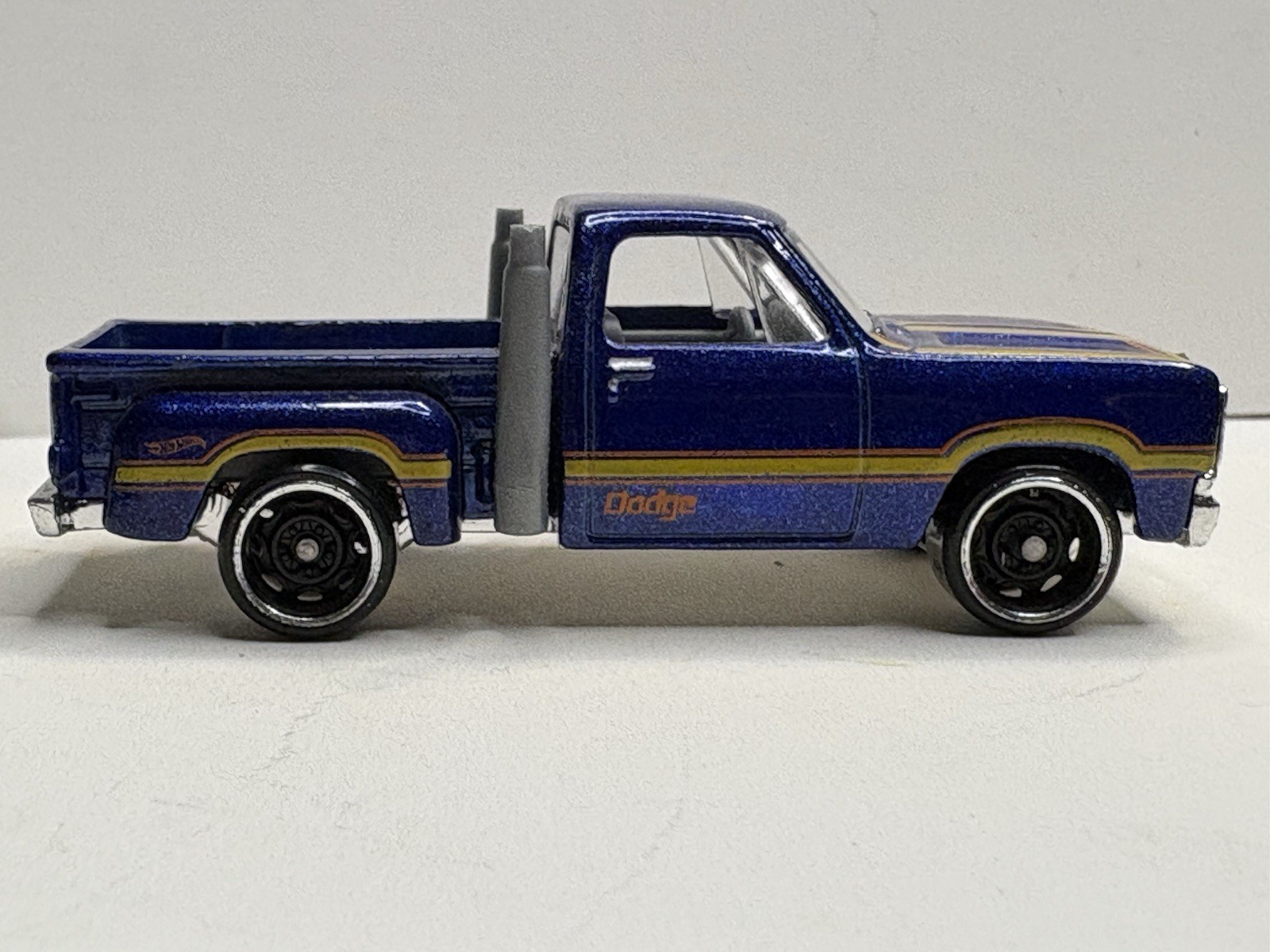 Loose 1978 DODGE WARLOCK PICKUP TRUCK BLUE 1/64 SCALE COLLECTIBLE DIECAST CAR
