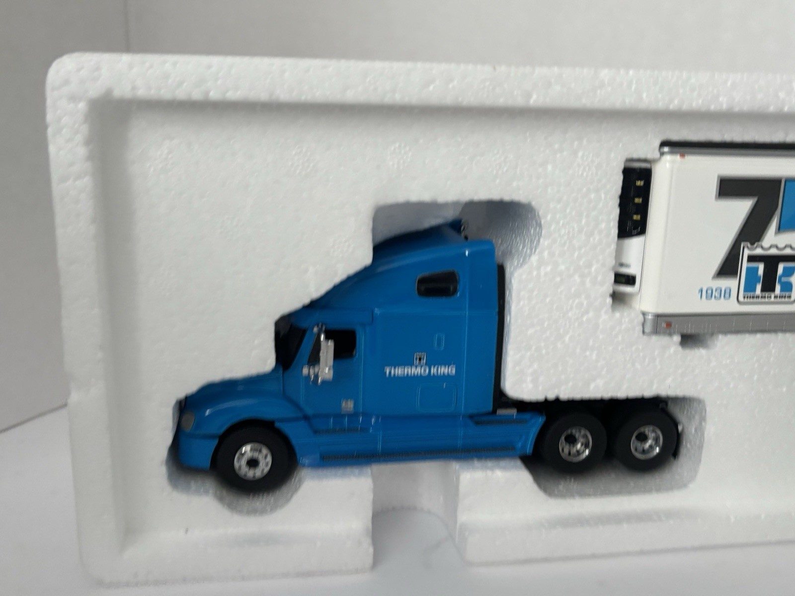 First Gear THERMO KING – Truck w/ Trailer 59-0168