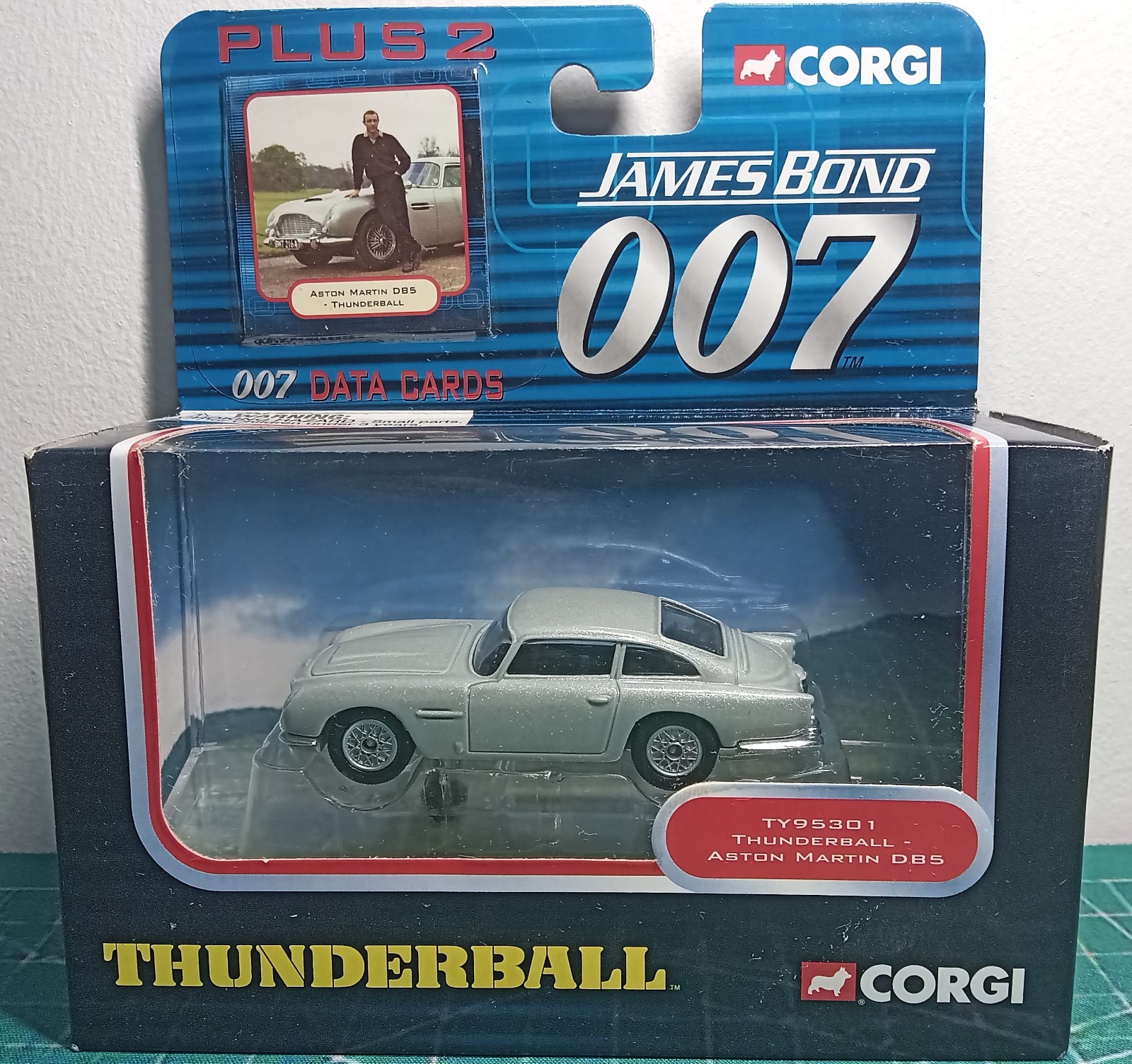 Corgi James Bond 007 Thunderball Aston Martin DB5 TY95301 MINT New In Box 2003