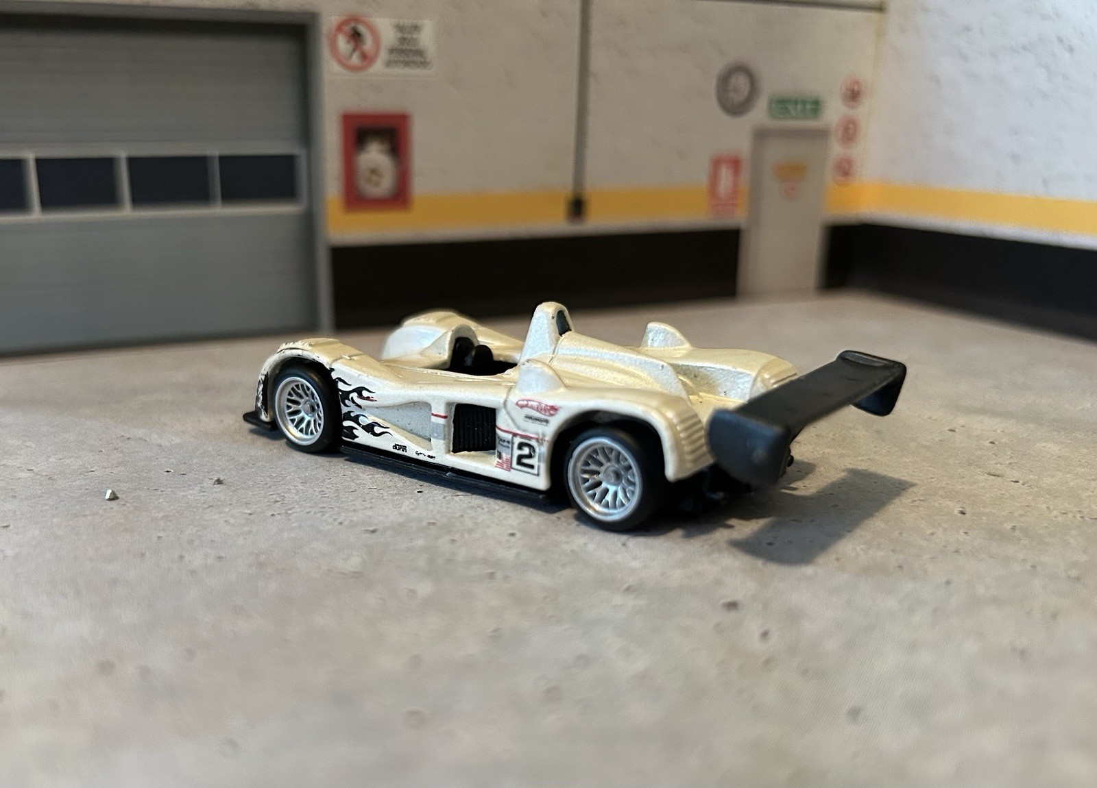 Hot Wheels 2000 Cadillac LMP GMTM # 1 White W/ Real Riders Tires On Spokes