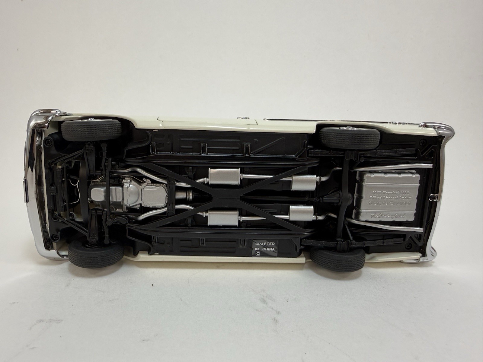 Danbury Mint 1957 Chrysler 300C Convertible 1:24 Diecast Model Car Original Box