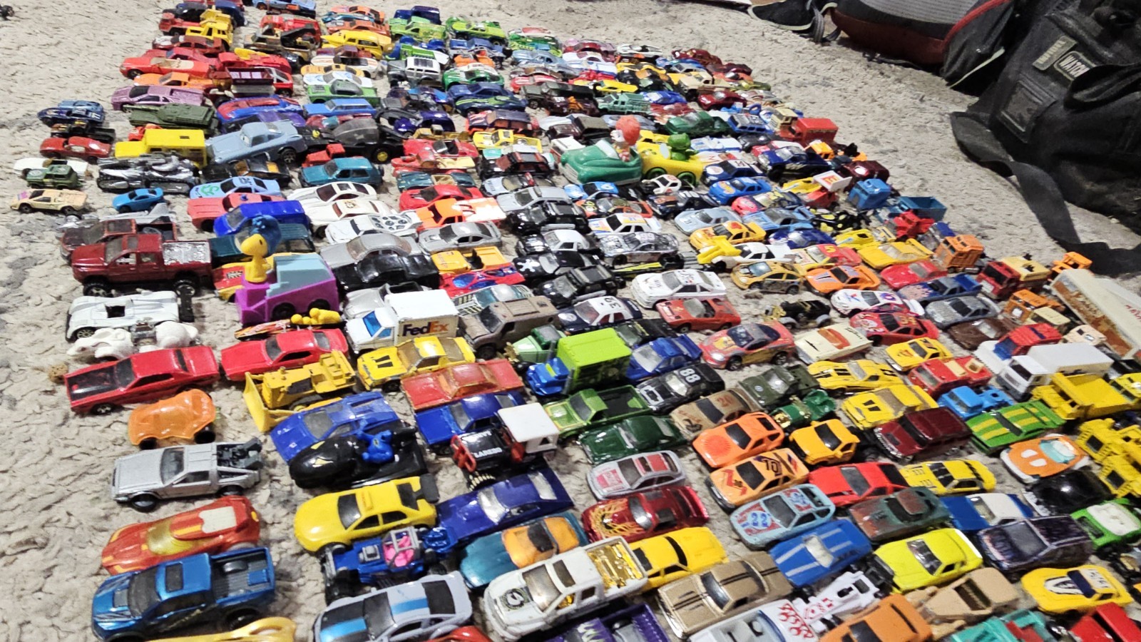 100 Hot Wheels Matchbox Tomica Cars Bulk Lot- Random Mixed Mystery Diecast Used