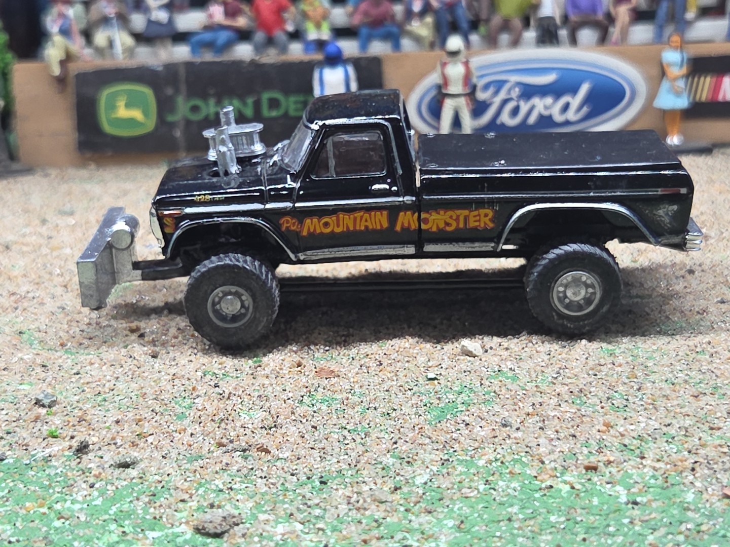 CUSTOM BUILT 1:64 GreenLight 1979 FORD HOT ROD PULLING TRUCK ertl puller dcp 460