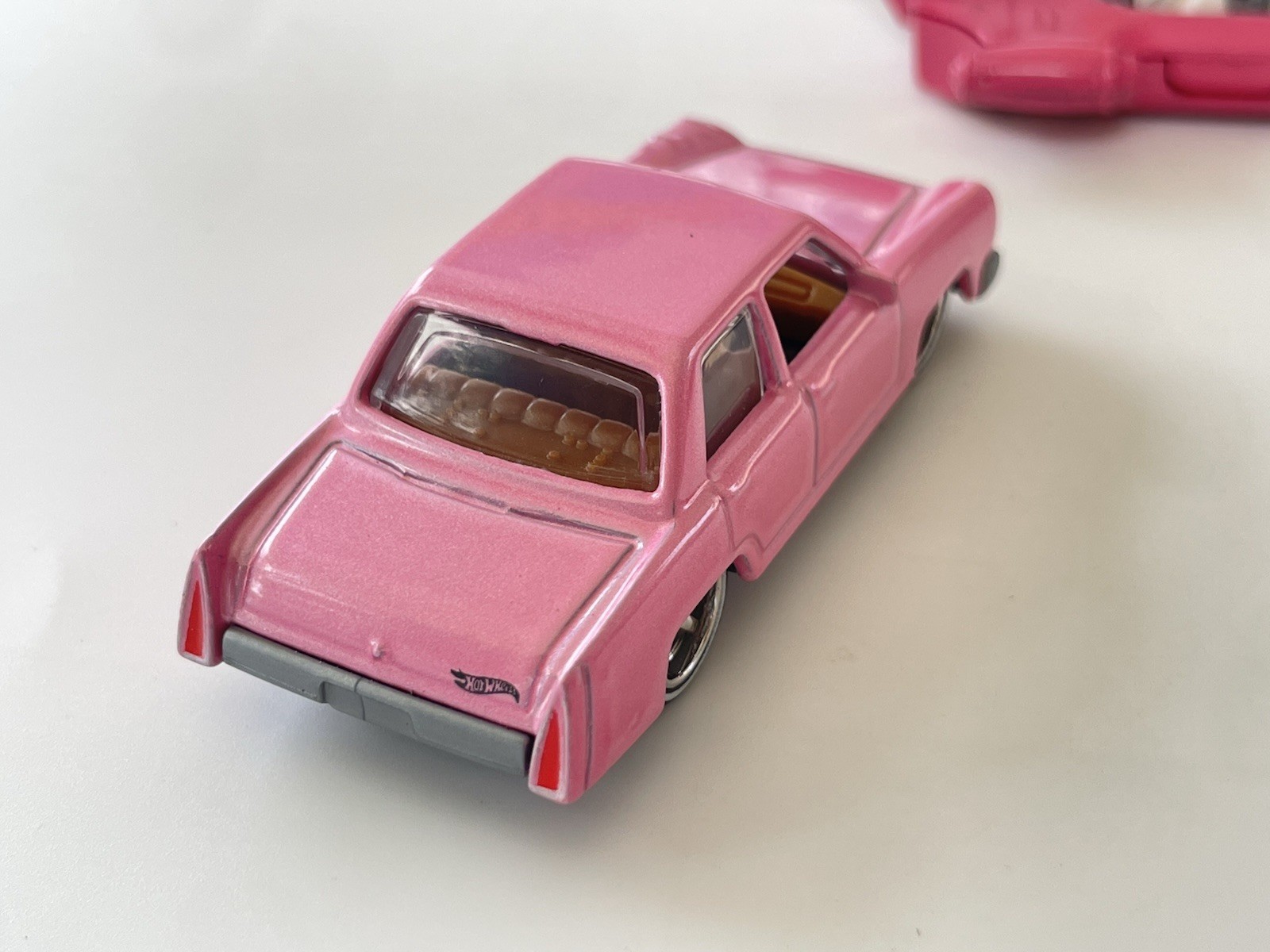 Hot Wheels The Simpsons Family Car + CUSTOM Simpsons Landspeeder- CUSTOMIZED