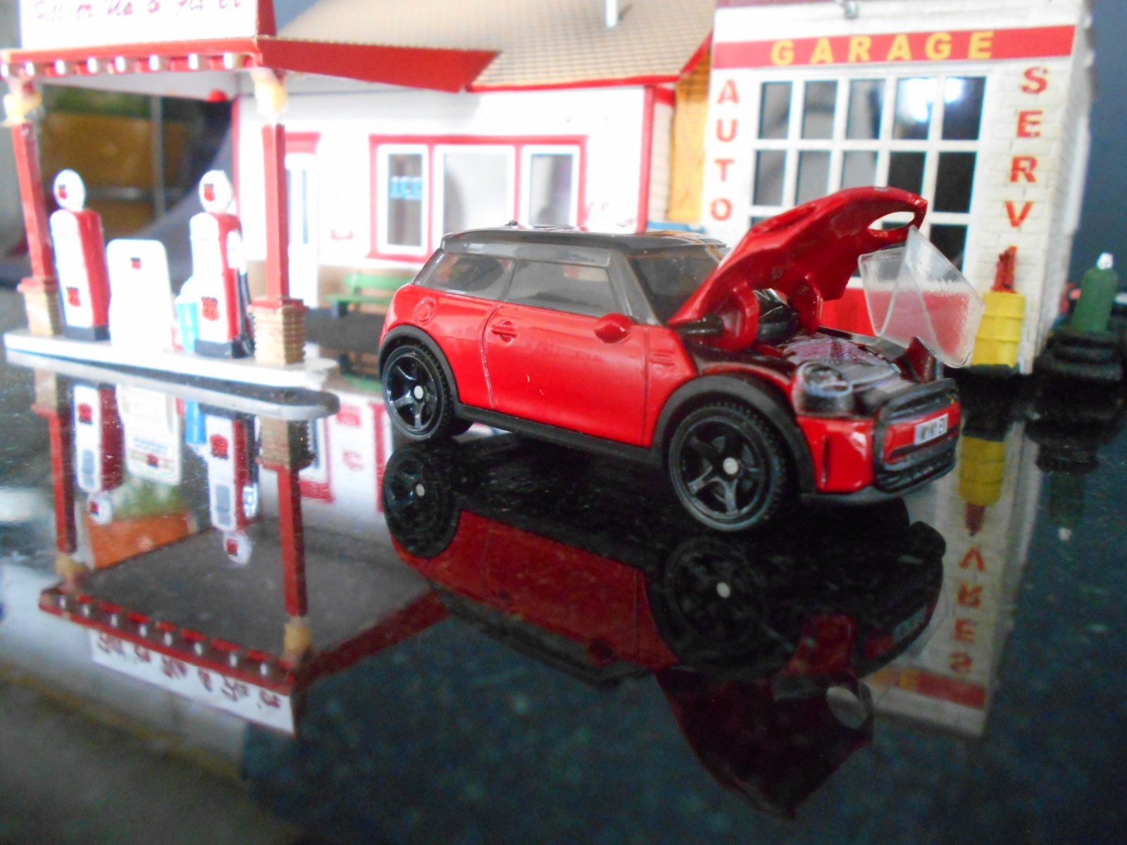 2022 Mini Cooper SE – 1/64 Scale Limited Edition – See Photos Below
