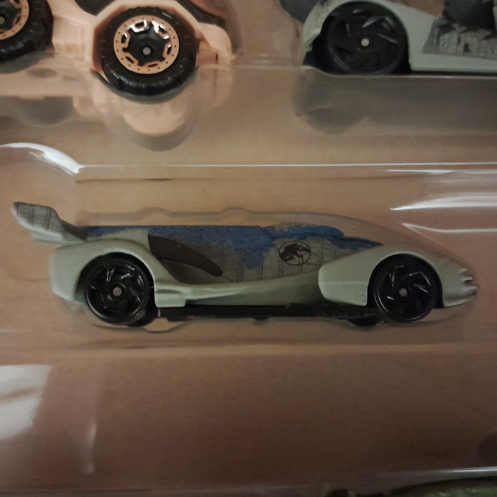Hot Wheels Jurassic World Dominion 1:64 Diecast Character Car Set 2022
