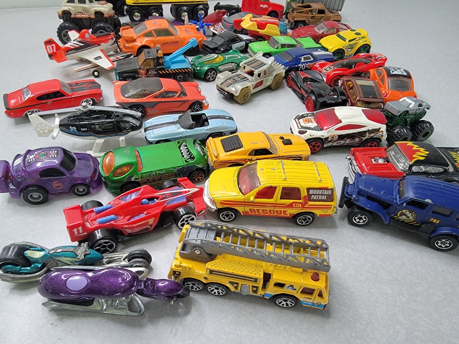 Matchbox Hot Wheels Cars Mixed Lot 90s to Current Die Cast Trucks Planes Used