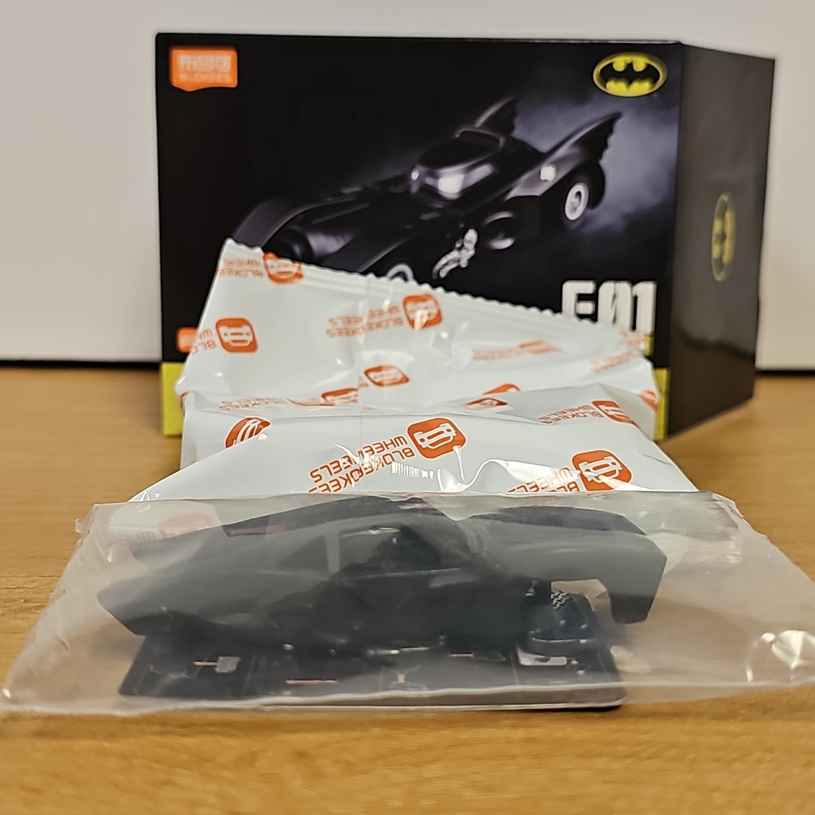 US Seller! Blokees Wheels E01 2022 Pattinson Batmobile Batman Comic 1:64 Model