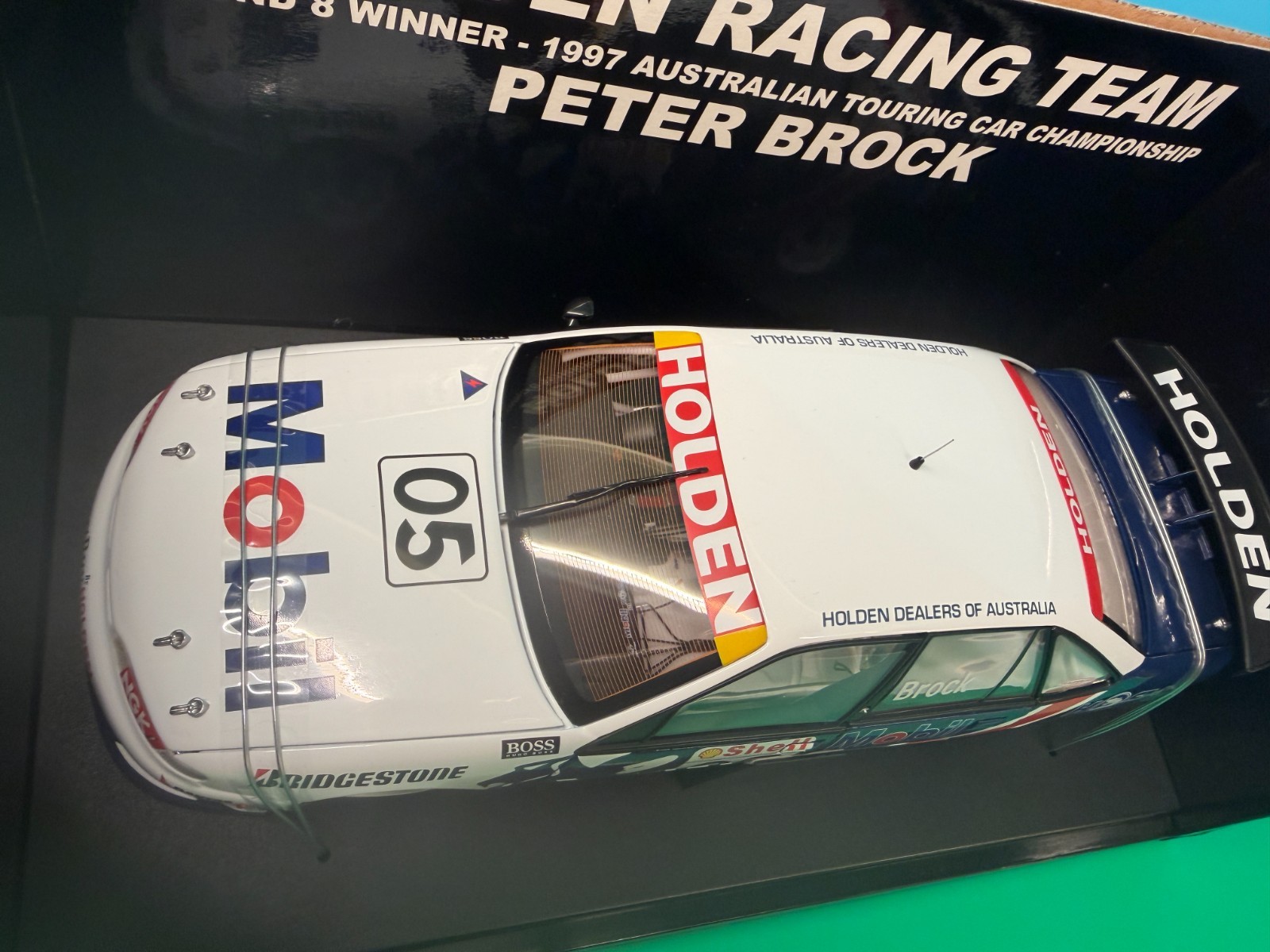 Biante 1:18 Peter Brock Holden VS Commodore HRT 1997 Round 8 Winner #05 COA LE