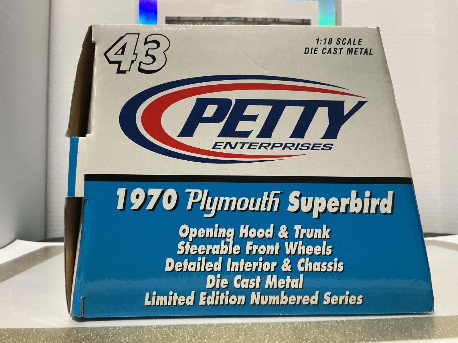 1:18 1970 PLYMOUTH SUPERBIRD PETTY ENTERPRISES – RICHARD PETTY