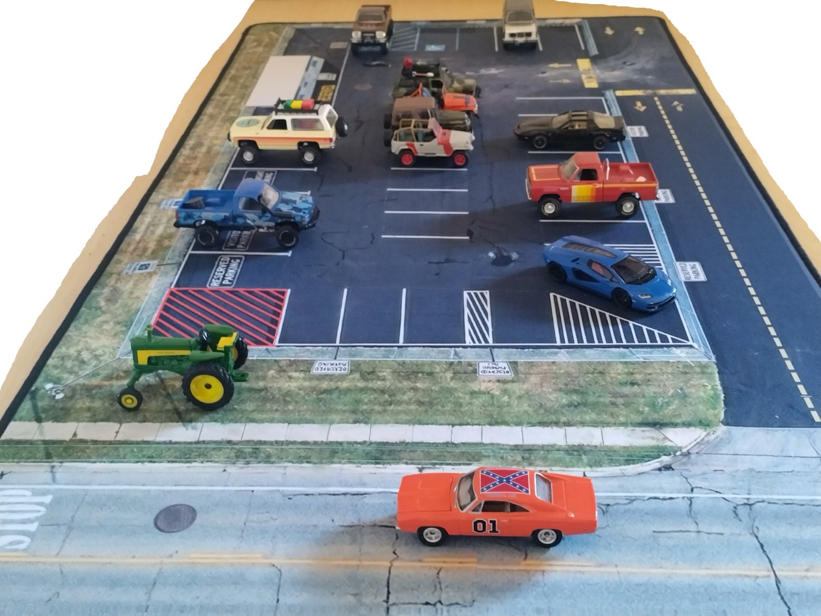 31″X 15.5″ Desk Mat Used Car Lot Dealership 1:64 scale