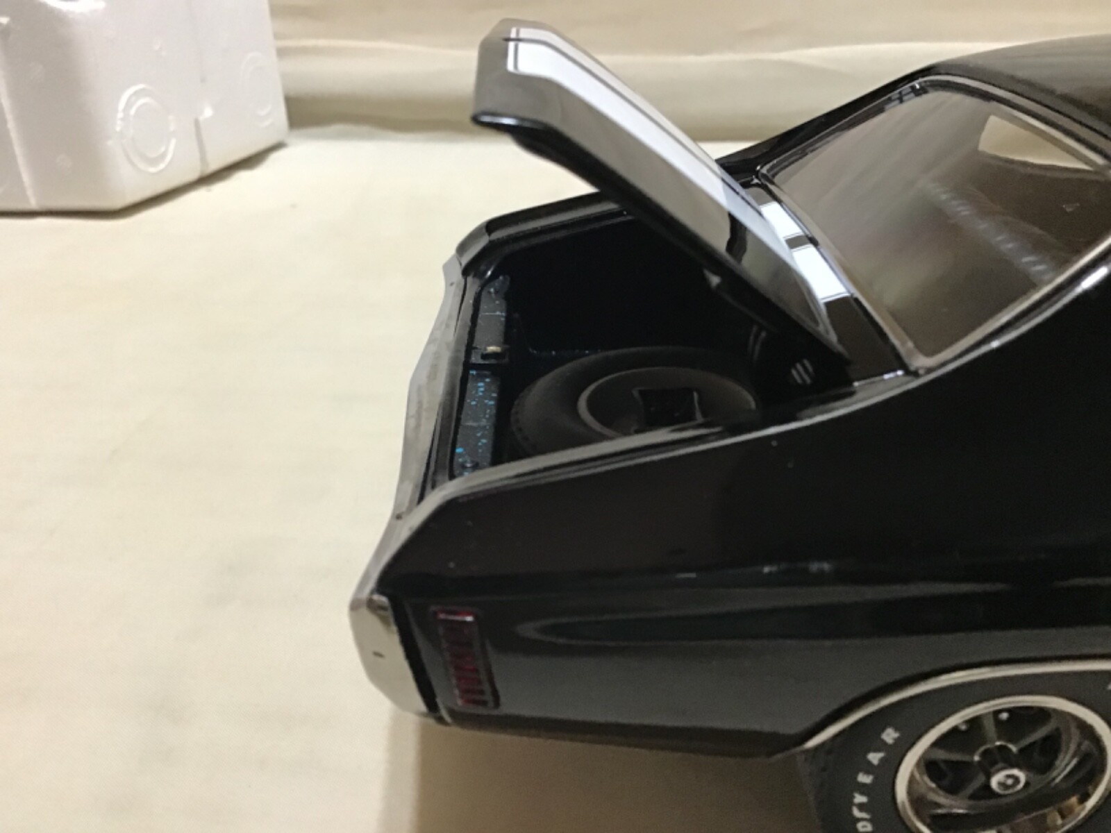 CHEVELLE LEGEND BLACK SS 454 1970 CHEVY 1/18 ACME A1805501 no box defect read !!