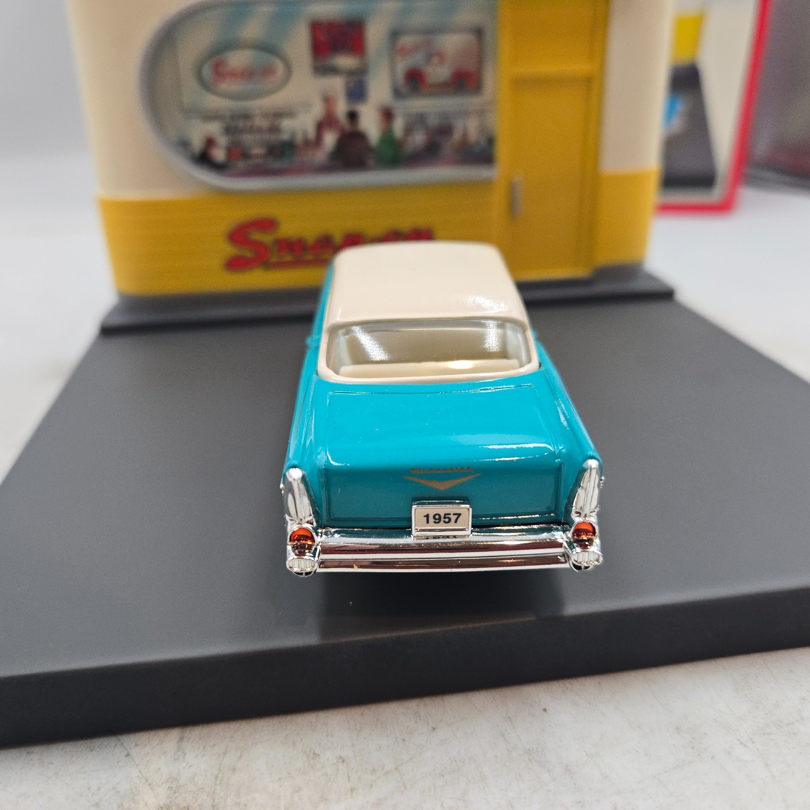 SNAP ON TOOLS RARE Snap-on 1950s Snappy’s Diner Diorama 1957 Chevy – READ DESC