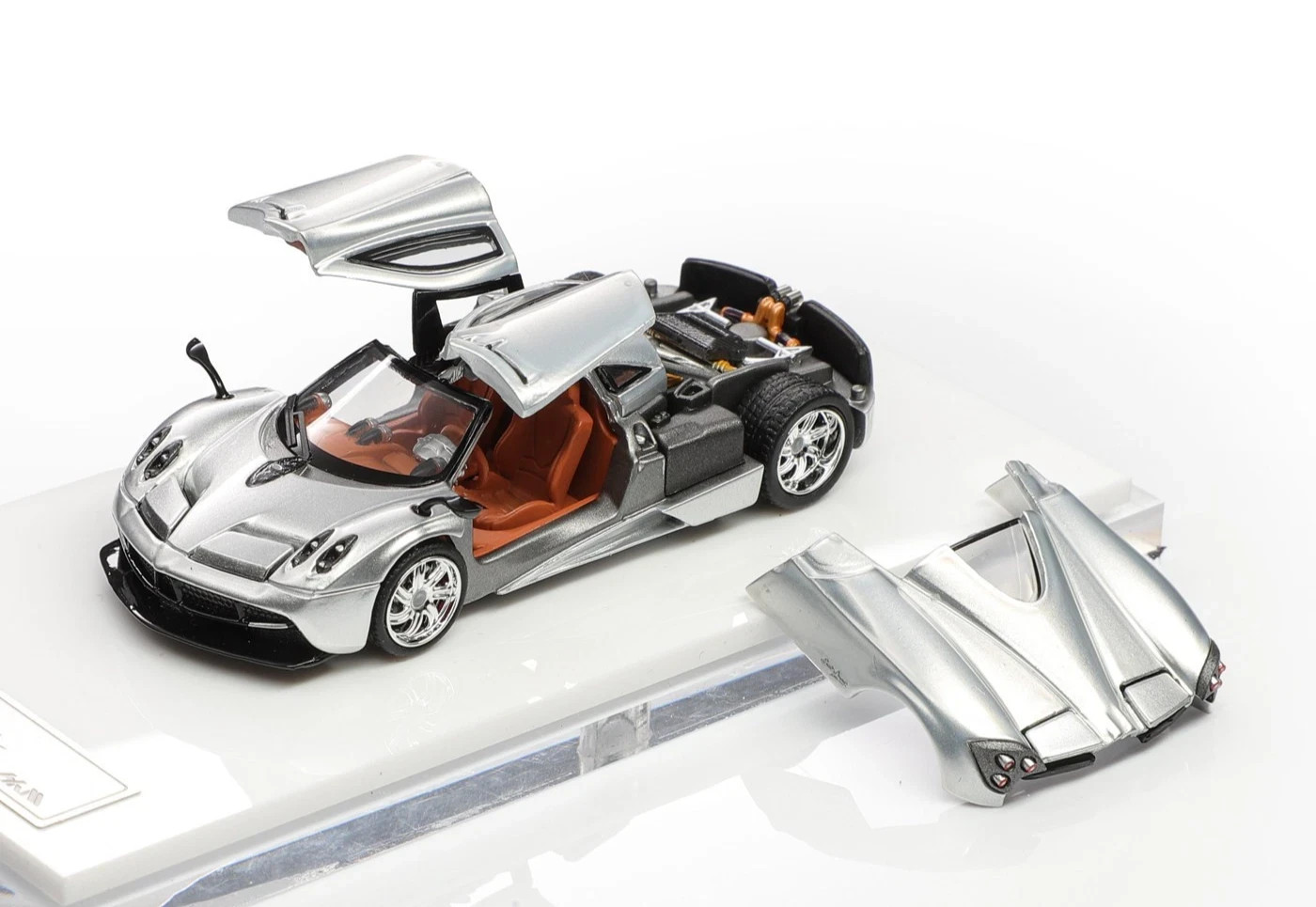 PAGANI HUAYRA 2014 DOORS OPEN REAR COMES OFF SILVER 1/64 DIECAST CAR BY HKM