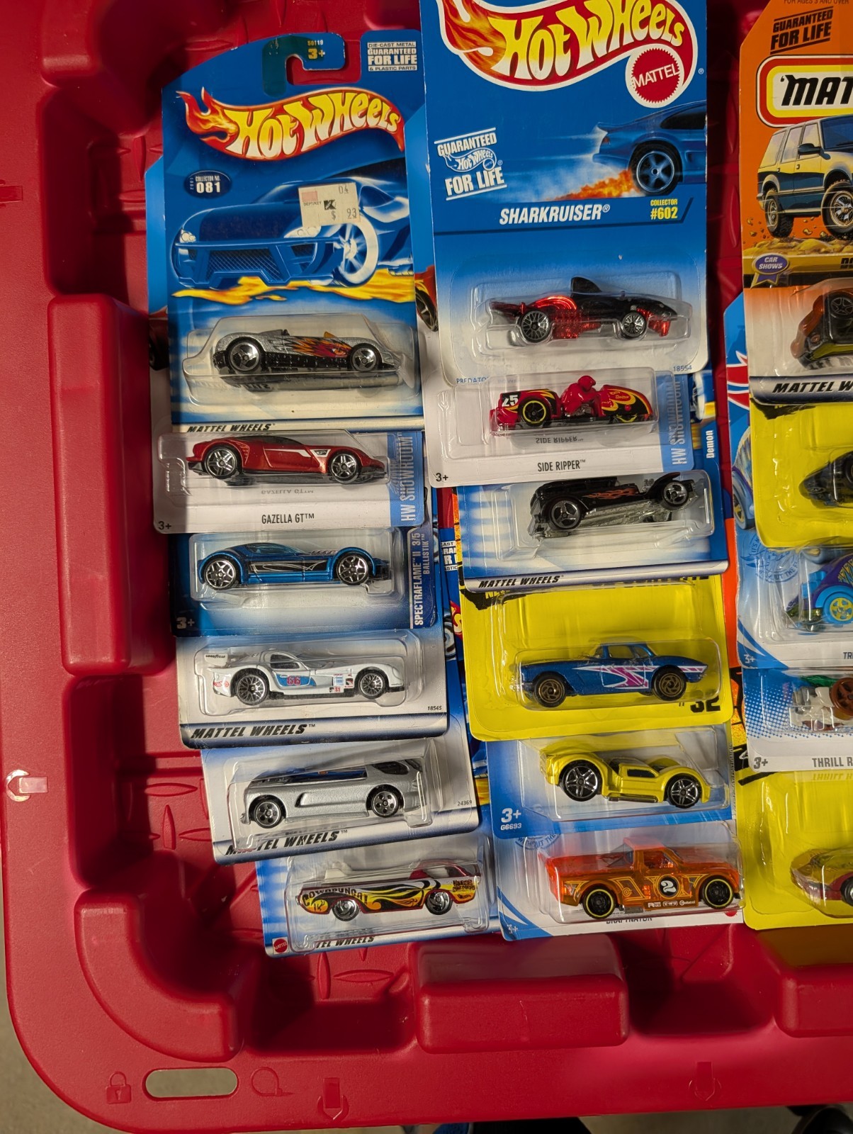 Matchbox / Hotwheels Lot #10 Hot Wheels Clearance Variety Metal 1:64 Blue card
